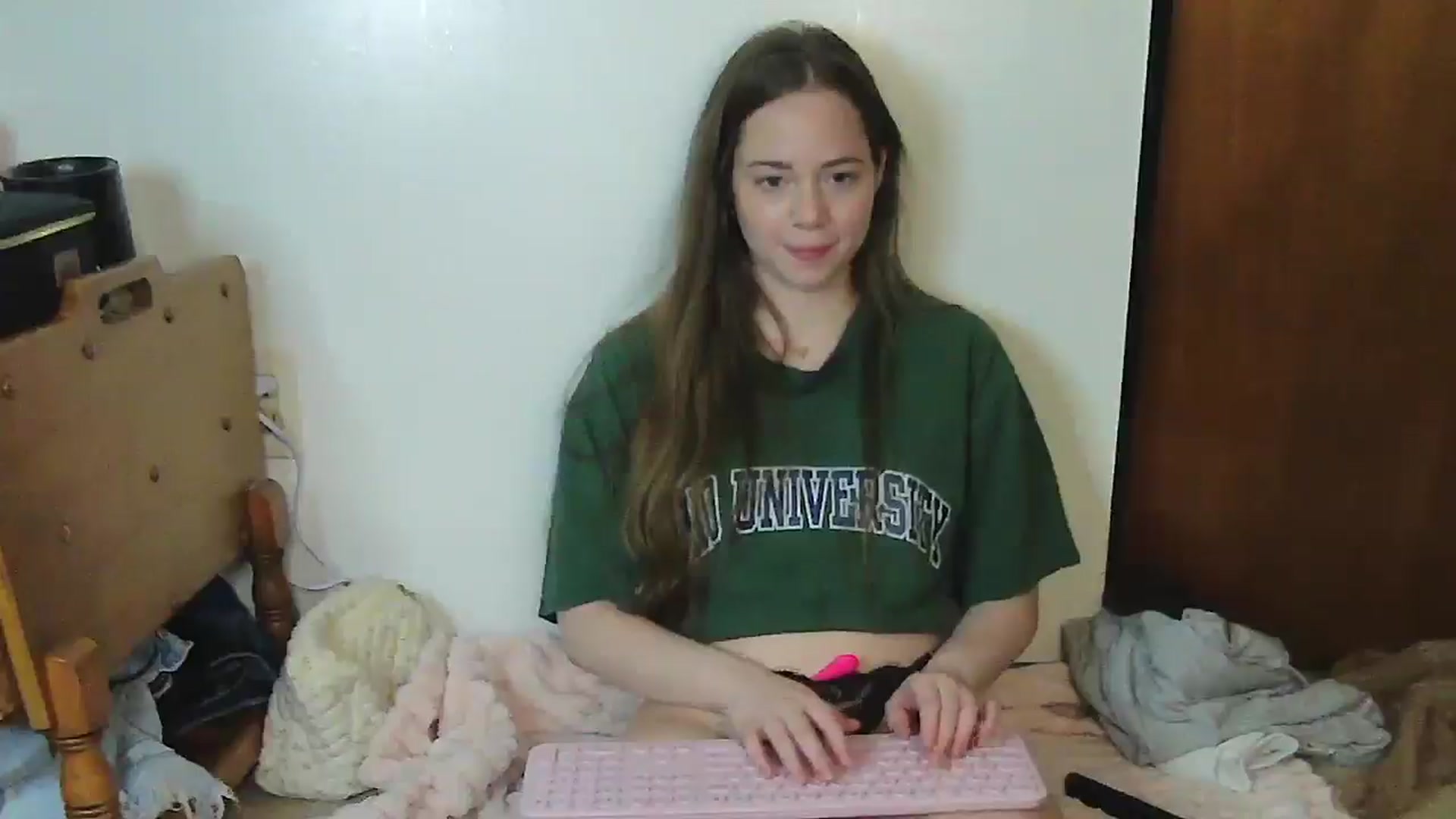 Gallery image thumbnail from Madisonfoxx69's myfreecams stream on, 06/04/2025, 21:53 image 6 of 20