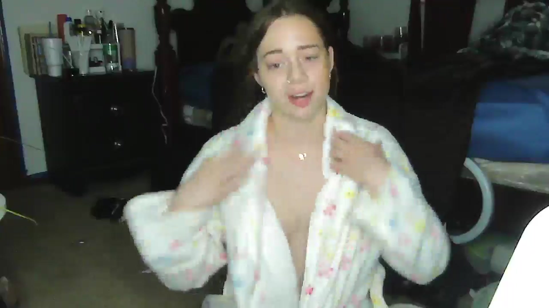Gallery image thumbnail from Madisonfoxx69's myfreecams stream on, 06/09/2025, 20:52 image 15 of 20