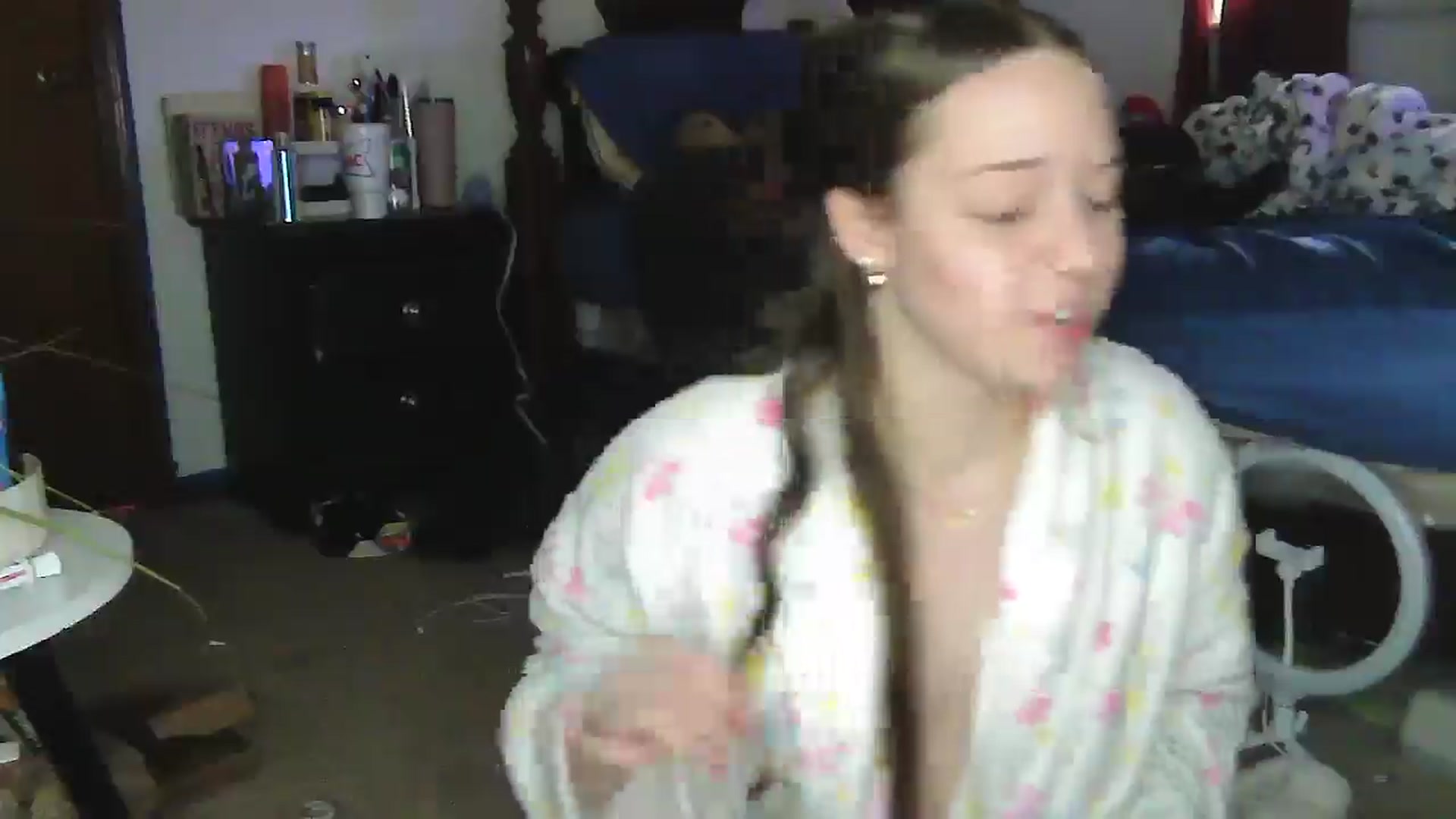 Gallery image thumbnail from Madisonfoxx69's myfreecams stream on, 06/11/2025, 17:33 image 7 of 20