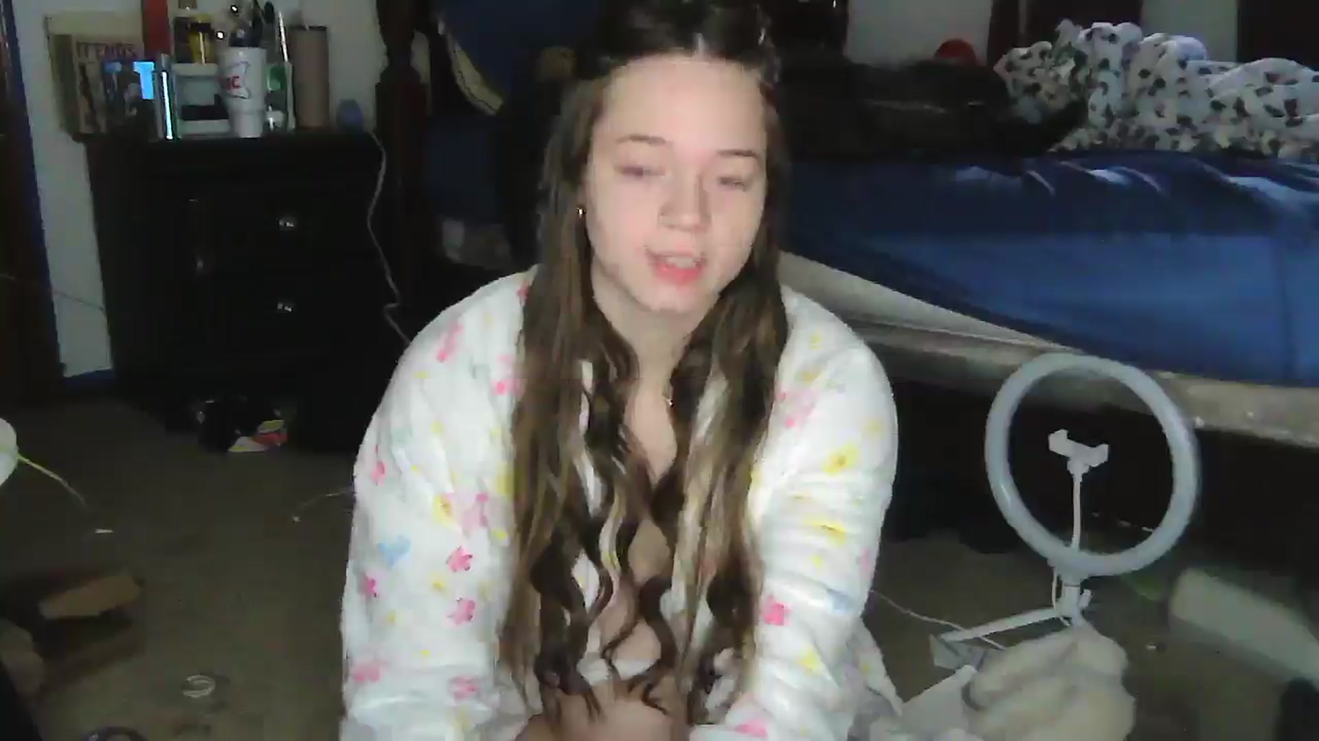 Gallery image thumbnail from Madisonfoxx69's myfreecams stream on, 06/11/2025, 17:33 image 15 of 20