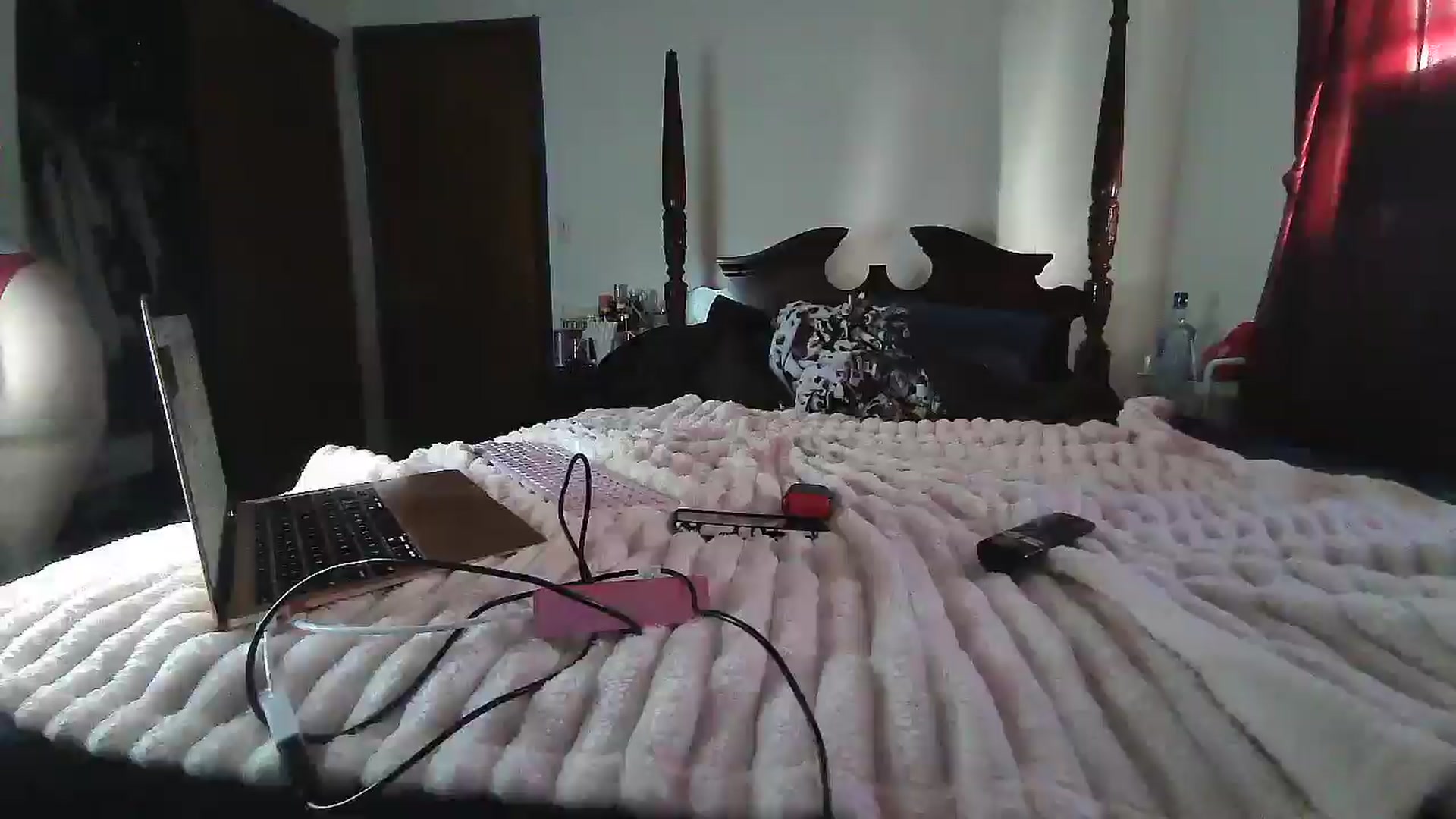 Gallery image thumbnail from Madisonfoxx69's myfreecams stream on, 06/14/2025, 22:03 image 5 of 20
