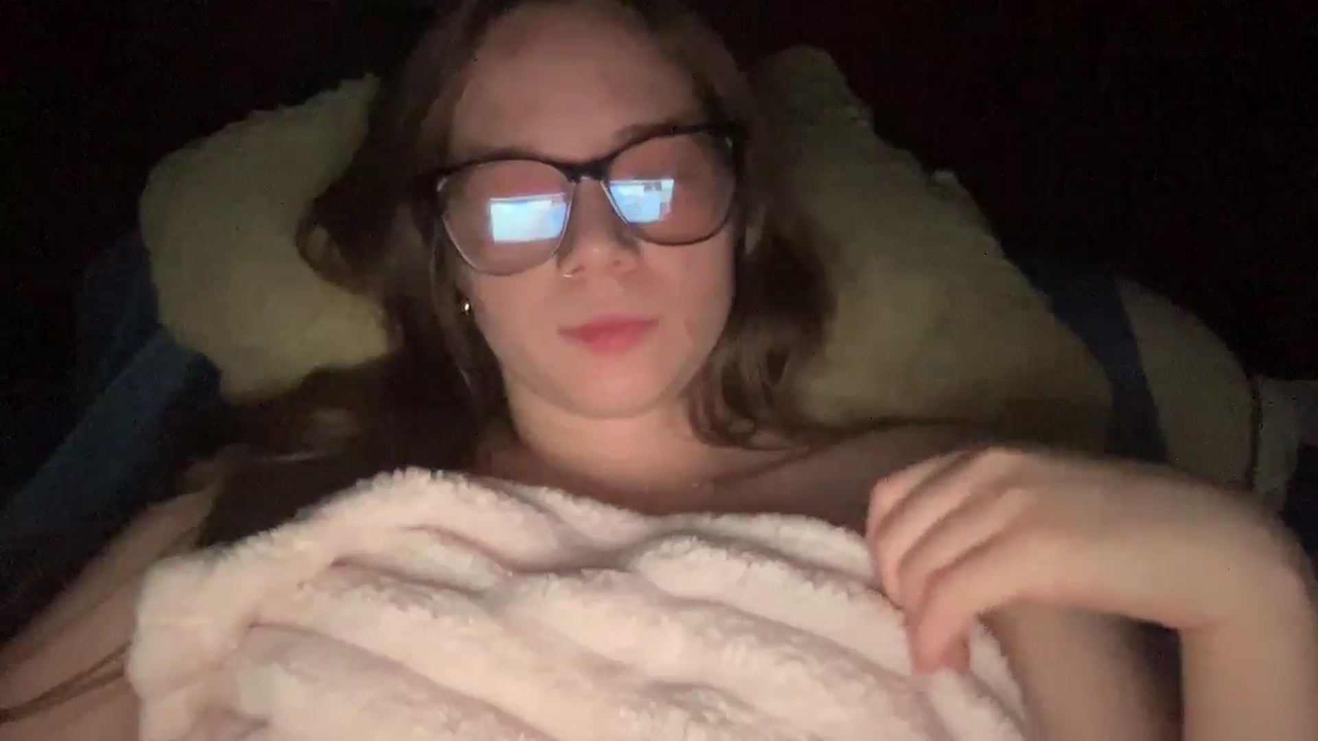 Gallery image thumbnail from Madisonfoxx69's myfreecams stream on, 06/18/2025, 03:20 image 17 of 20