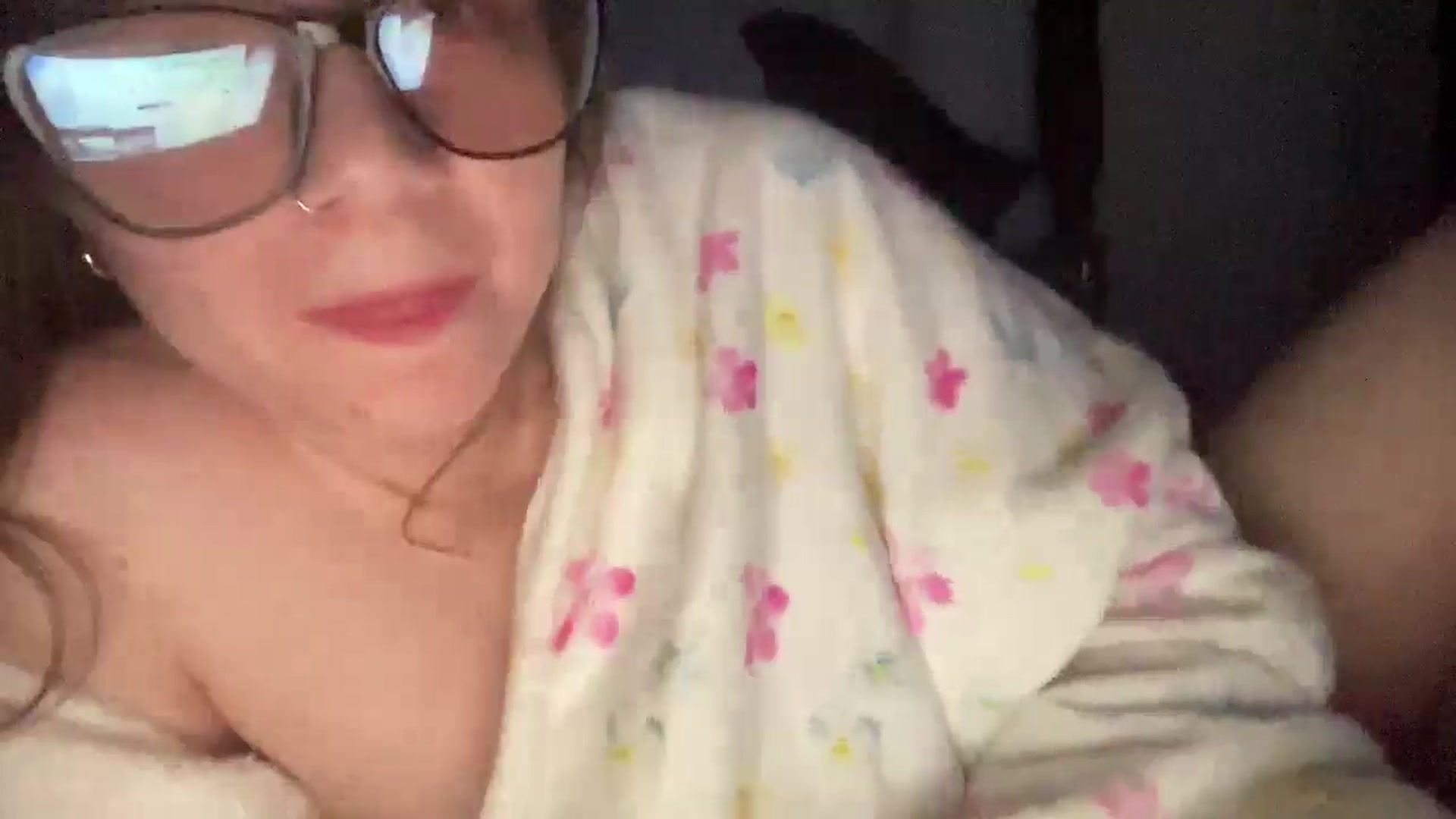 Gallery image thumbnail from Madisonfoxx69's myfreecams stream on, 06/26/2025, 03:33 image 17 of 20
