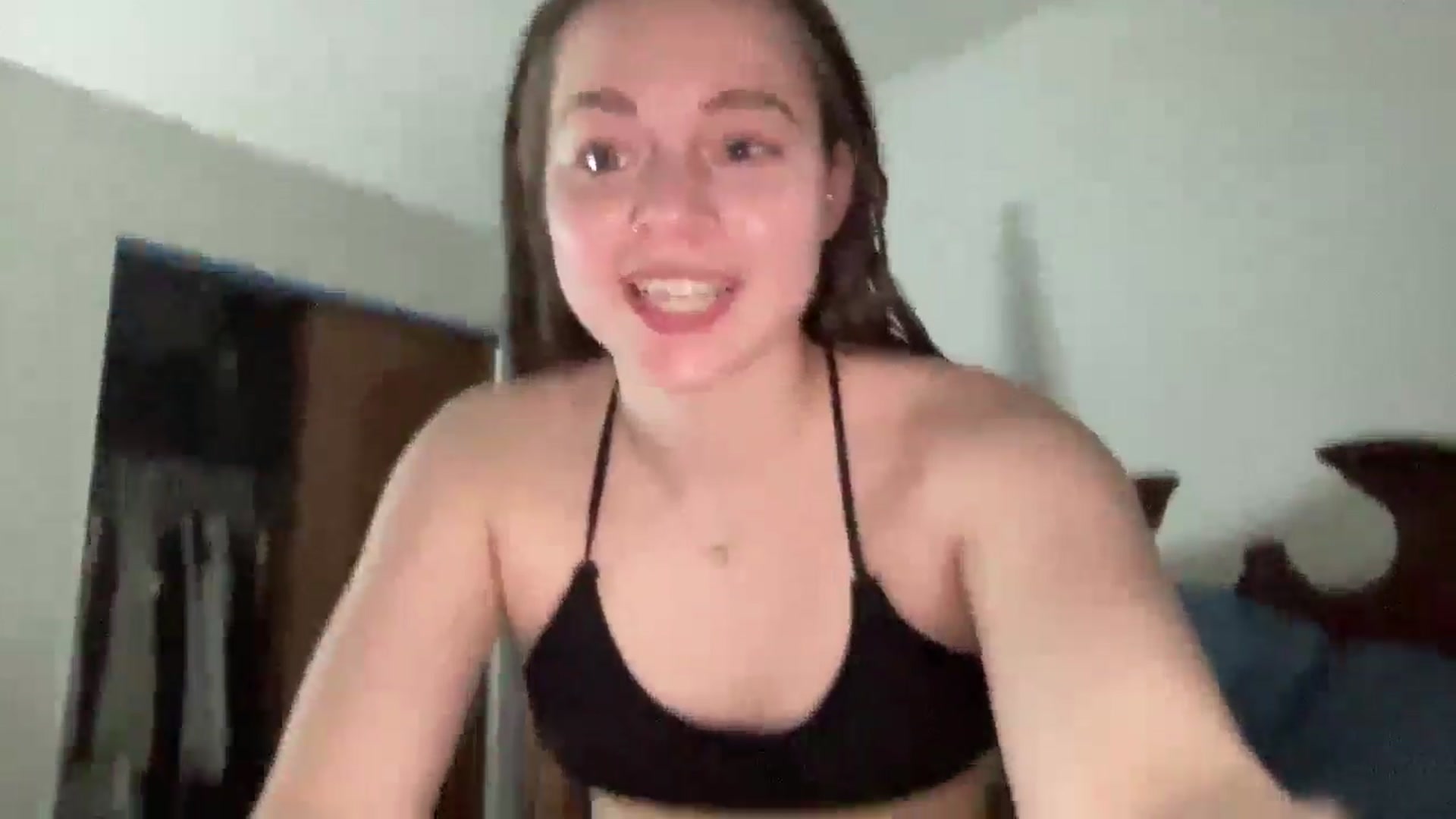 Gallery image thumbnail from Madisonfoxx69's myfreecams stream on, 06/29/2025, 21:13 image 17 of 20