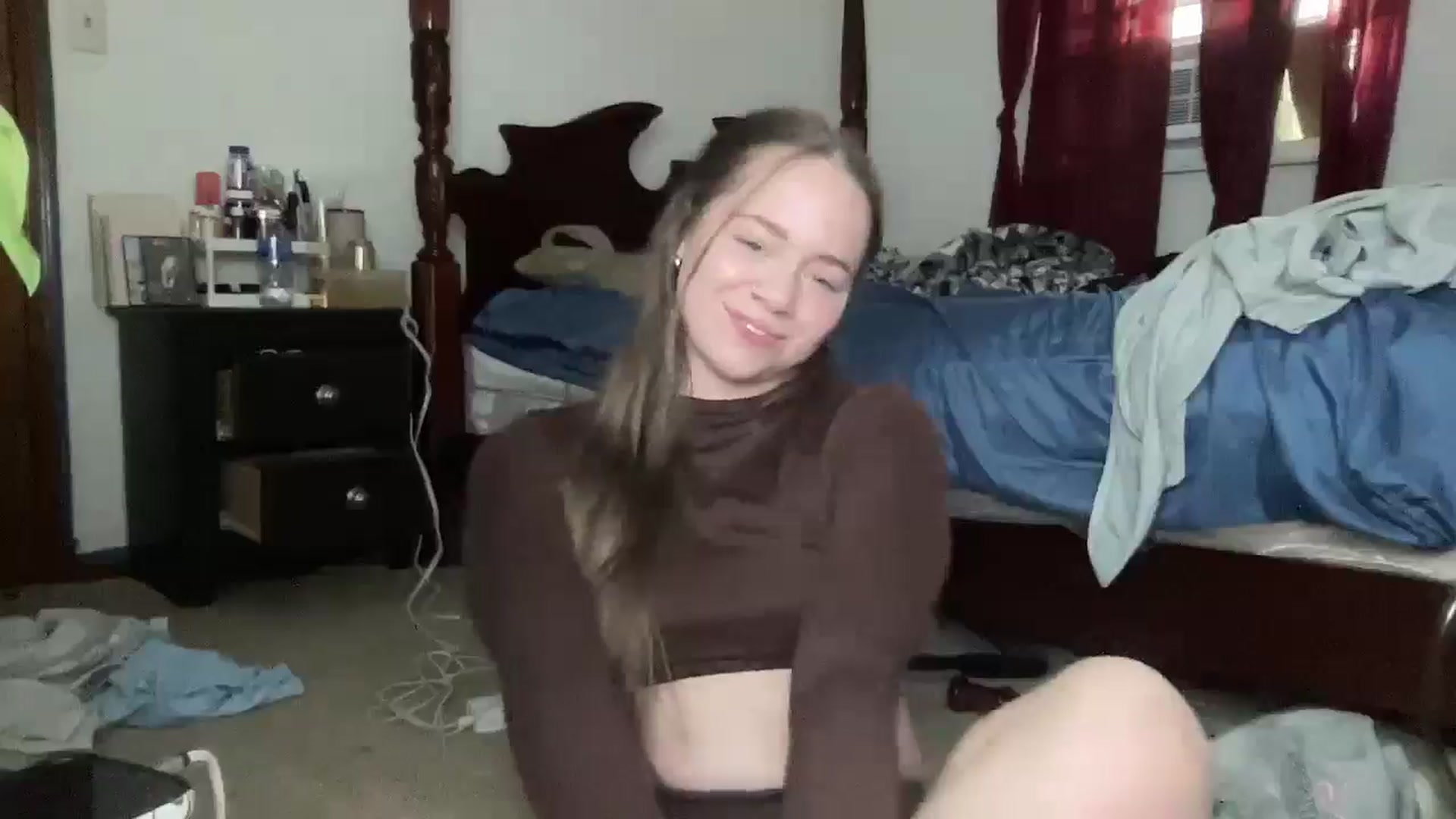 Gallery image thumbnail from Madisonfoxx69's myfreecams stream on, 07/06/2025, 24:37 image 17 of 20