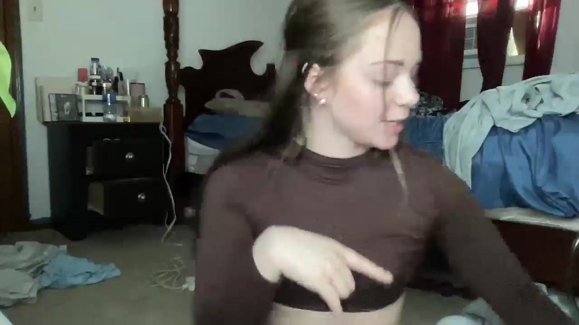 Gallery image thumbnail from Madisonfoxx69's myfreecams stream on, 07/06/2025, 24:37 image 11 of 20