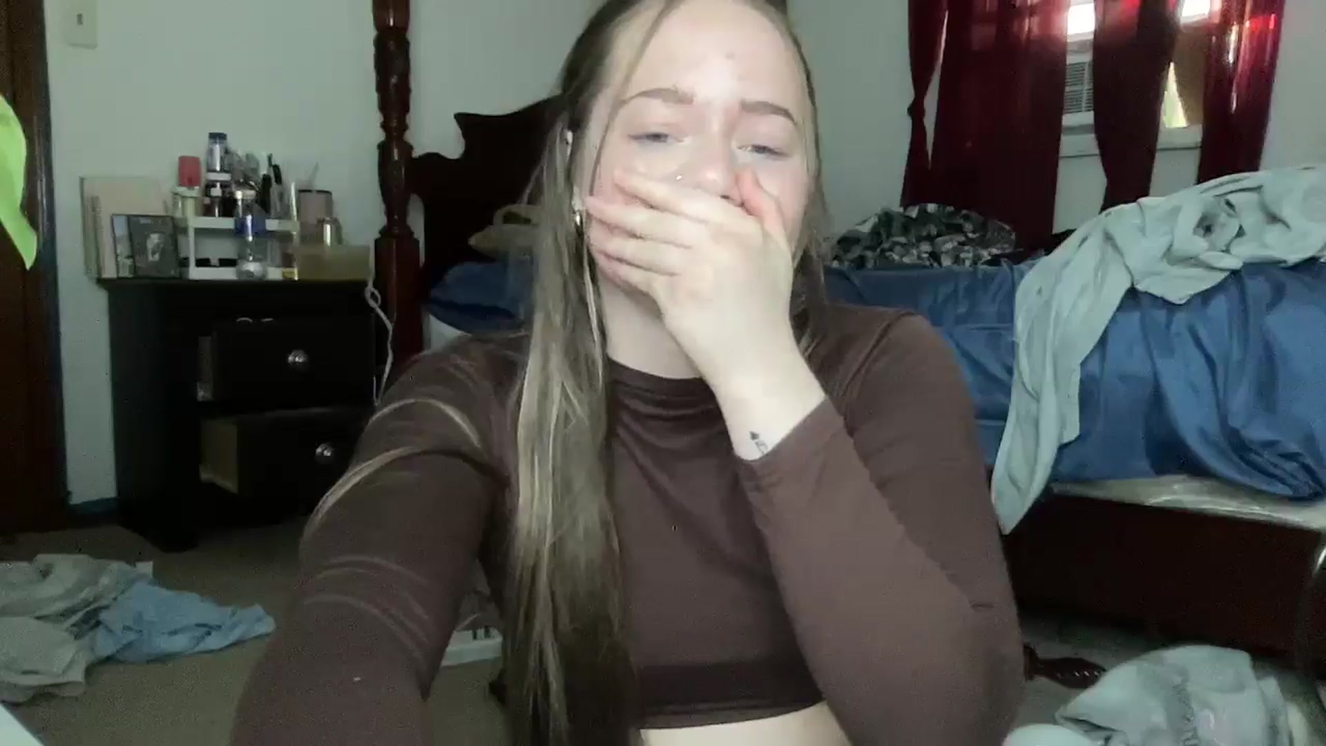 Gallery image thumbnail from Madisonfoxx69's myfreecams stream on, 07/06/2025, 24:37 image 6 of 20