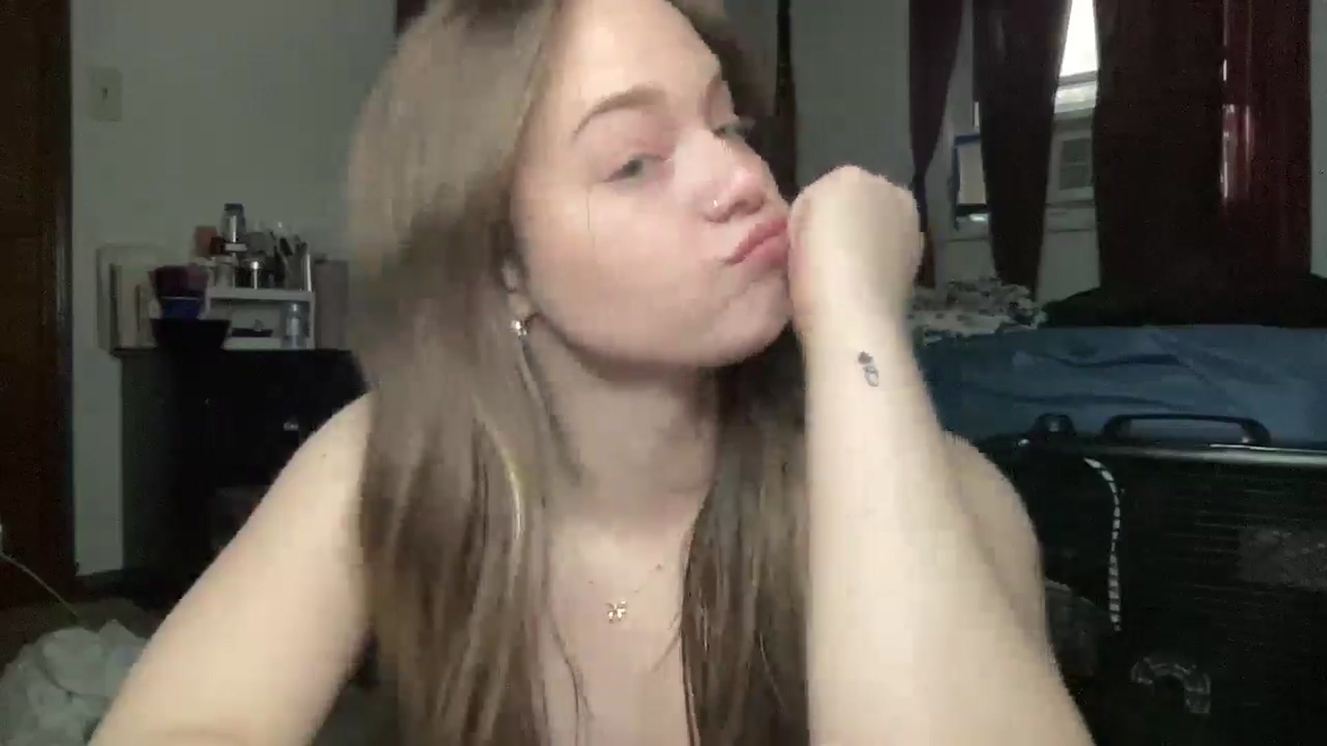 Gallery image thumbnail from Madisonfoxx69's myfreecams stream on, 07/13/2025, 24:26 image 18 of 20