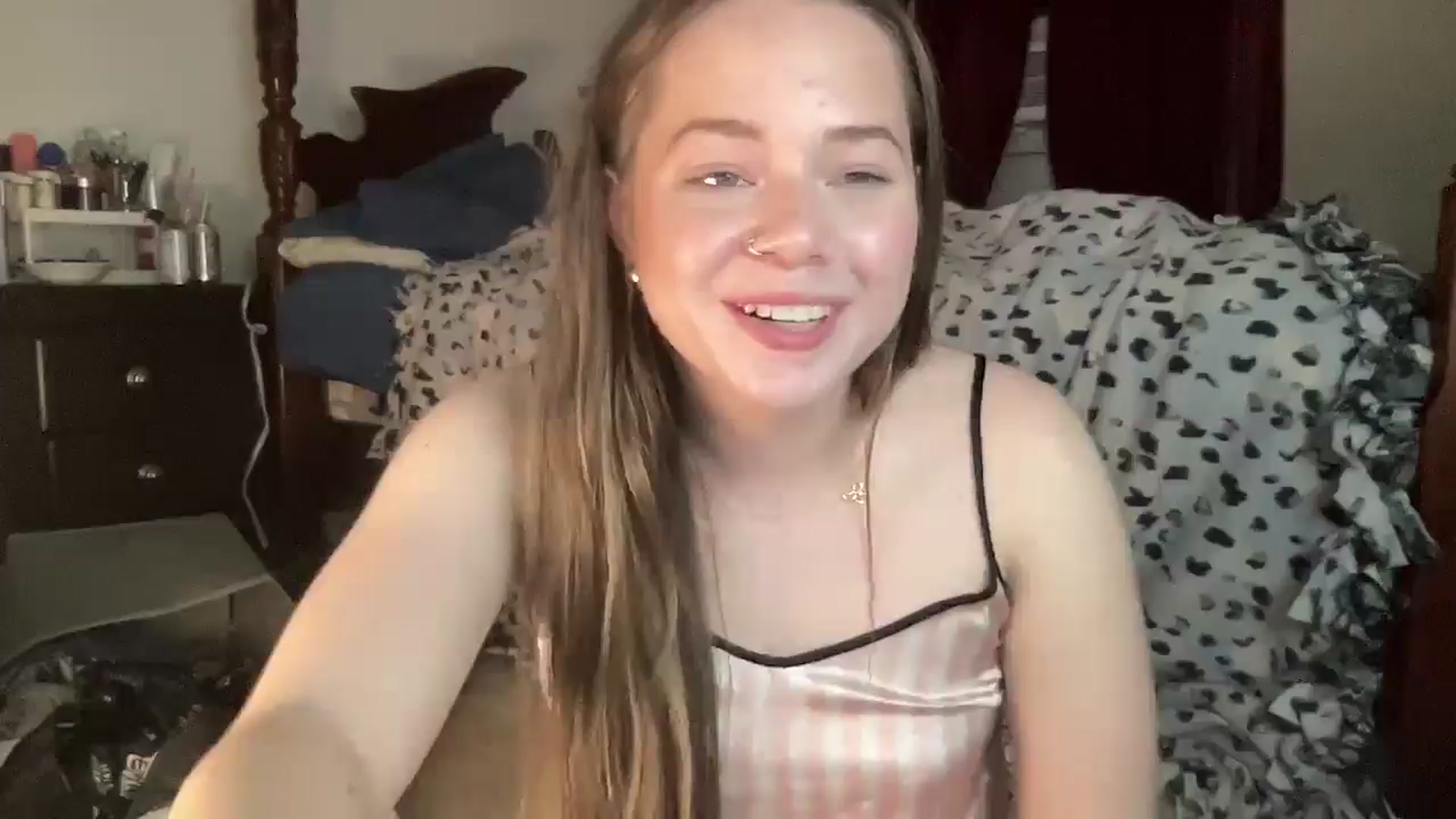 Gallery image thumbnail from Madisonfoxx69's myfreecams stream on, 07/25/2025, 01:45 image 17 of 20