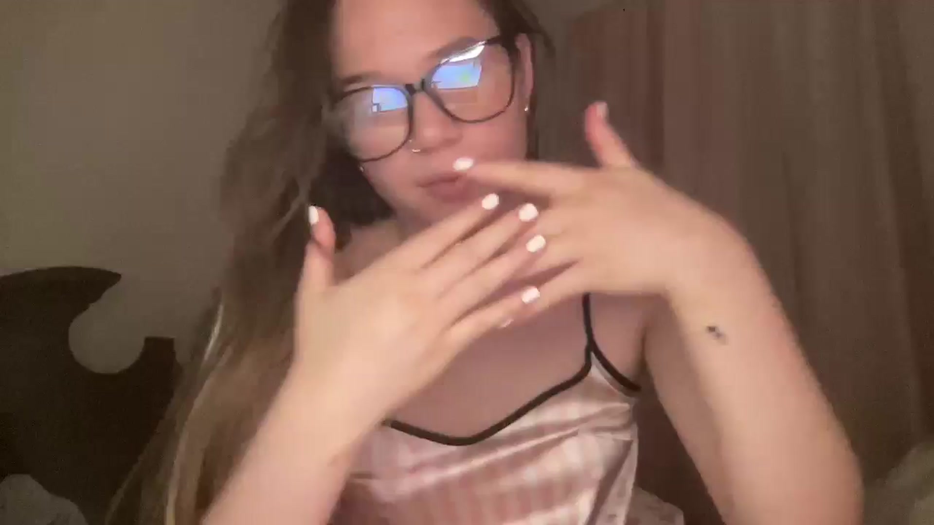 Gallery image thumbnail from Madisonfoxx69's myfreecams stream on, 07/30/2025, 04:19 image 13 of 20
