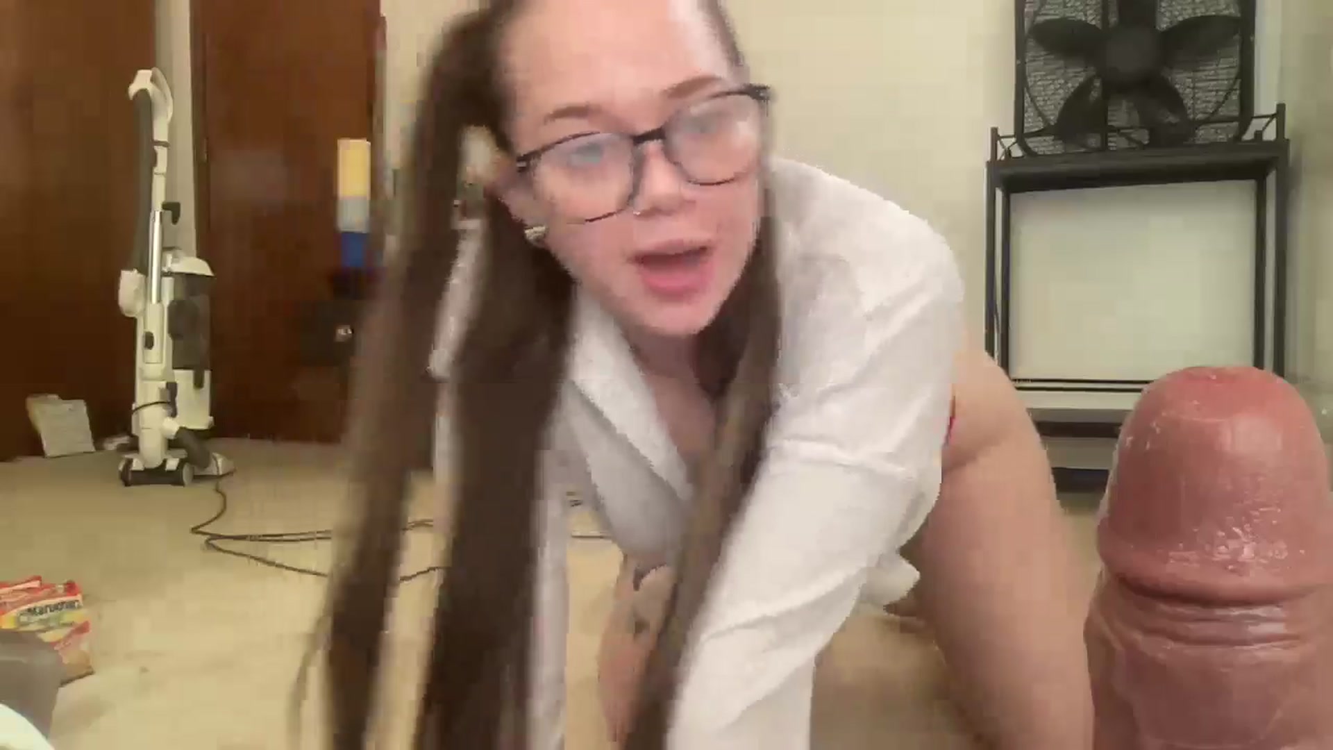 Gallery image thumbnail from Madisonfoxx69's myfreecams stream on, 08/01/2025, 24:03 image 3 of 20