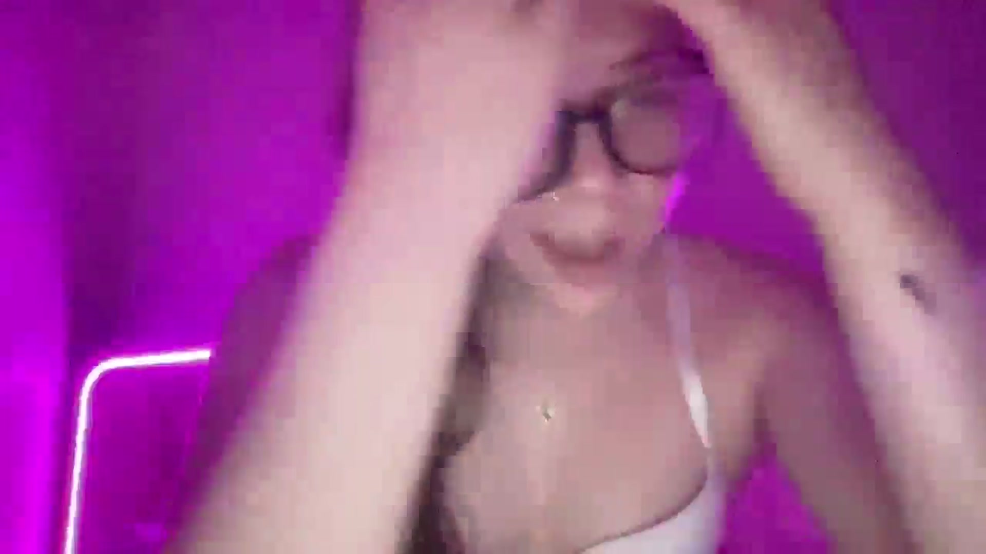 Gallery image thumbnail from Madisonfoxx69's myfreecams stream on, 08/02/2025, 03:59 image 12 of 20