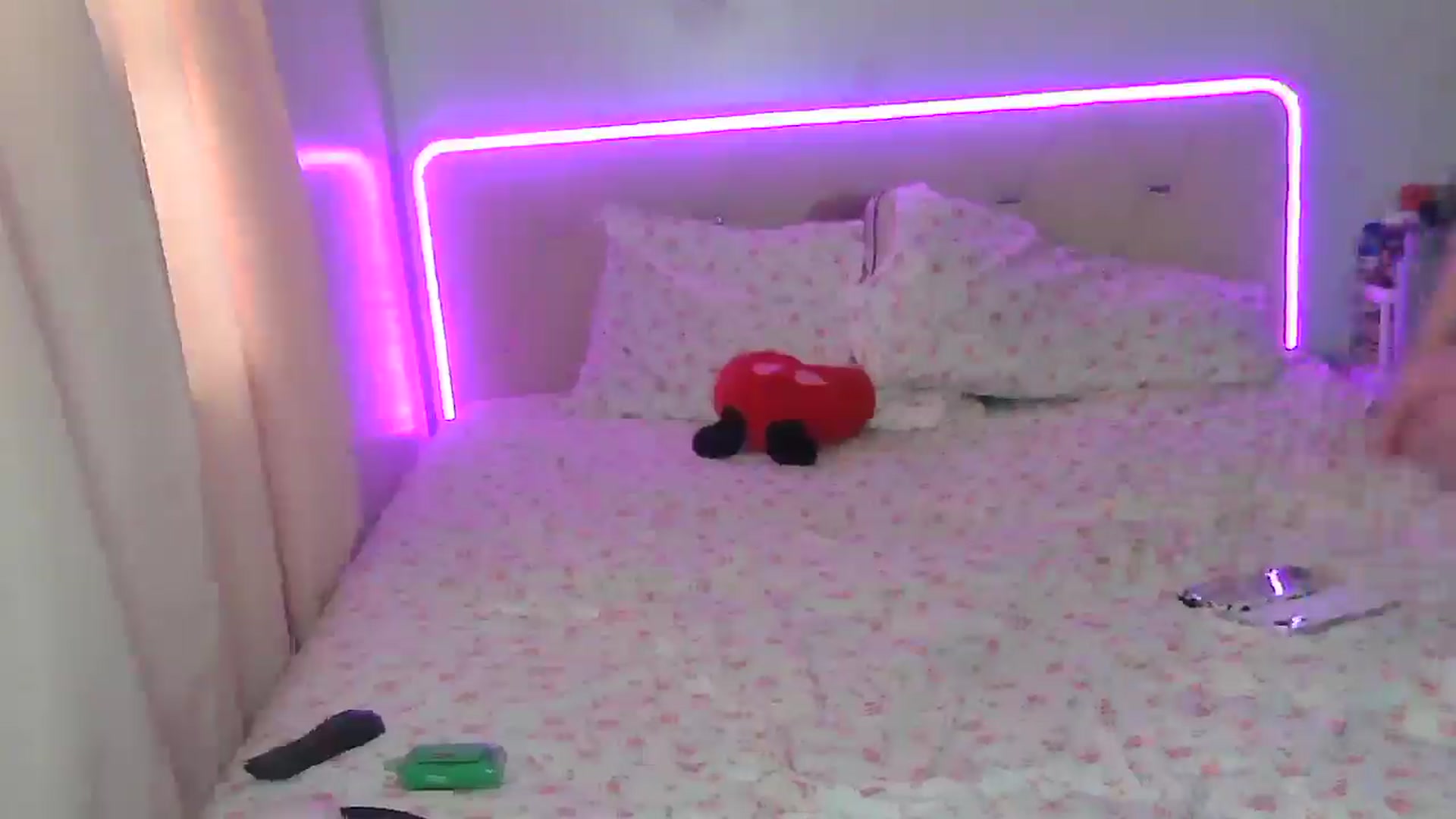 Gallery image thumbnail from Madisonfoxx69's myfreecams stream on, 08/05/2025, 24:01 image 2 of 20