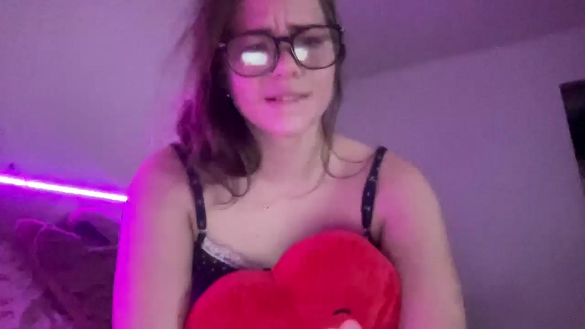 Gallery image thumbnail from Madisonfoxx69's myfreecams stream on, 08/11/2025, 03:29 image 12 of 20