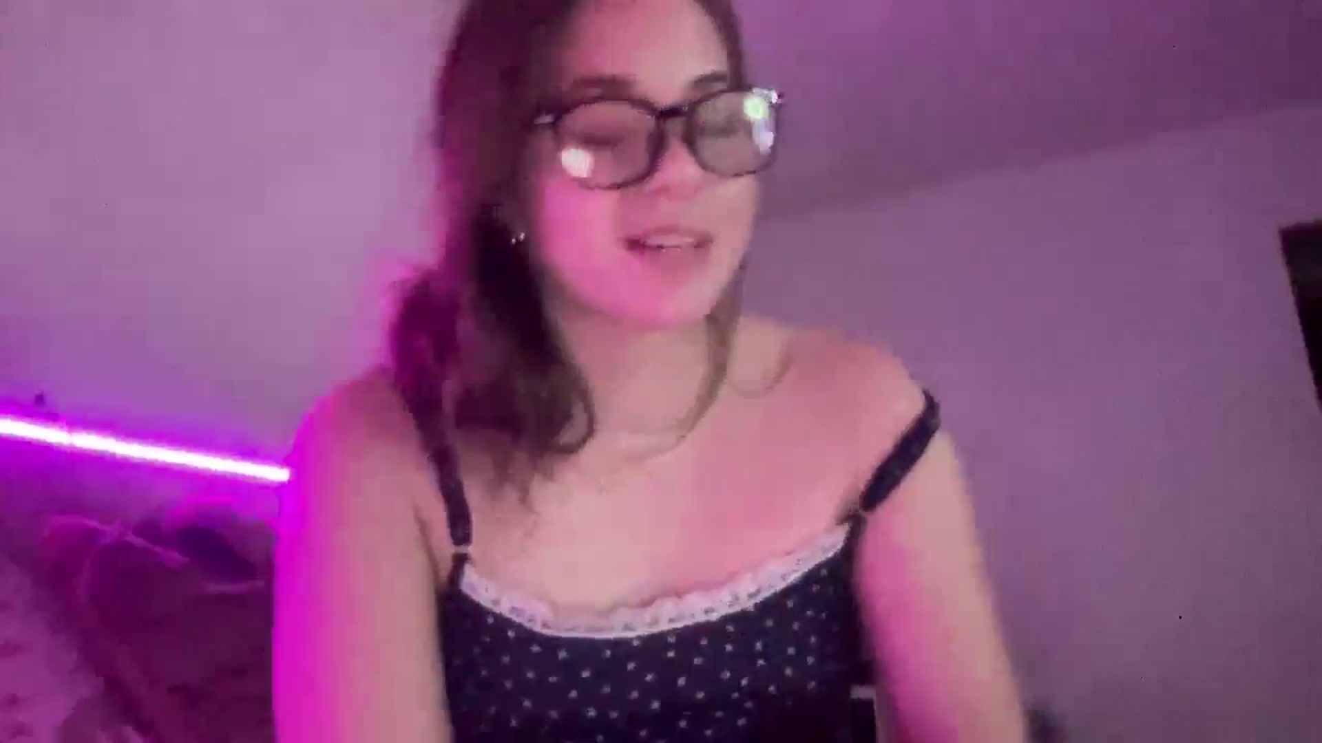 Gallery image thumbnail from Madisonfoxx69's myfreecams stream on, 08/11/2025, 03:29 image 17 of 20