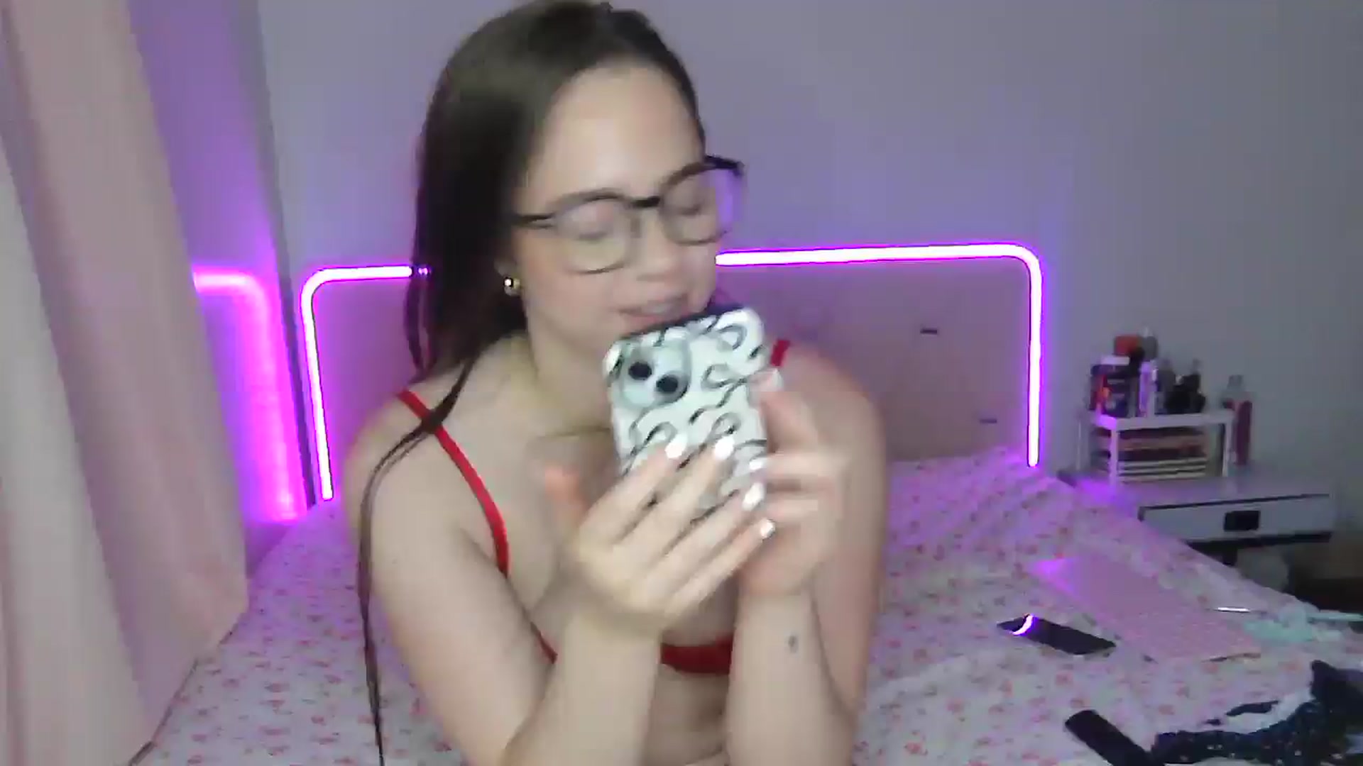 Gallery image thumbnail from Madisonfoxx69's myfreecams stream on, 08/12/2025, 24:58 image 12 of 20