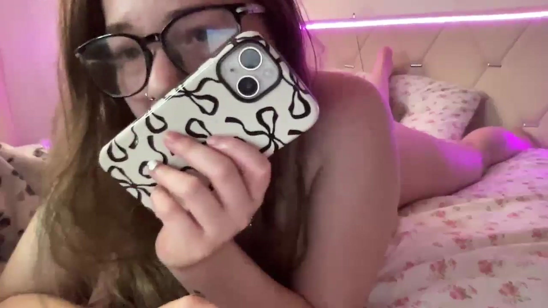 Gallery image thumbnail from Madisonfoxx69's myfreecams stream on, 08/16/2025, 23:02 image 20 of 20