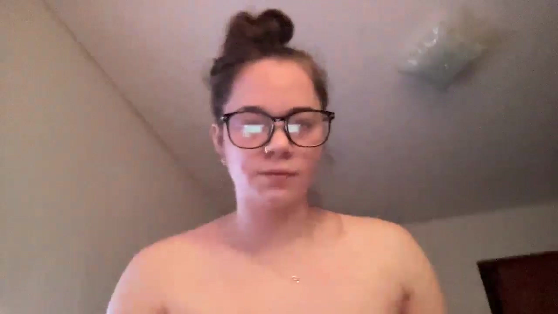 Gallery image thumbnail from Madisonfoxx69's myfreecams stream on, 08/17/2025, 23:27 image 6 of 20