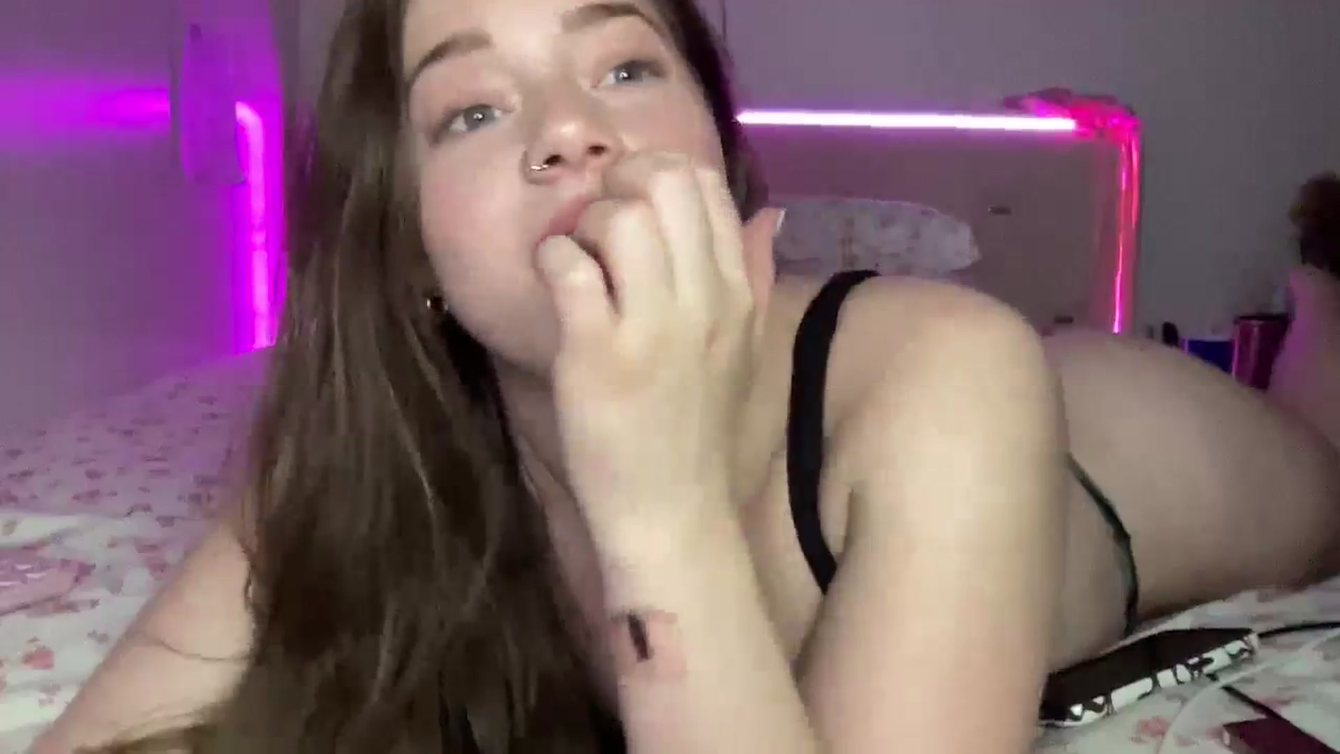 Gallery image thumbnail from Madisonfoxx69's myfreecams stream on, 09/09/2025, 02:25 image 14 of 20