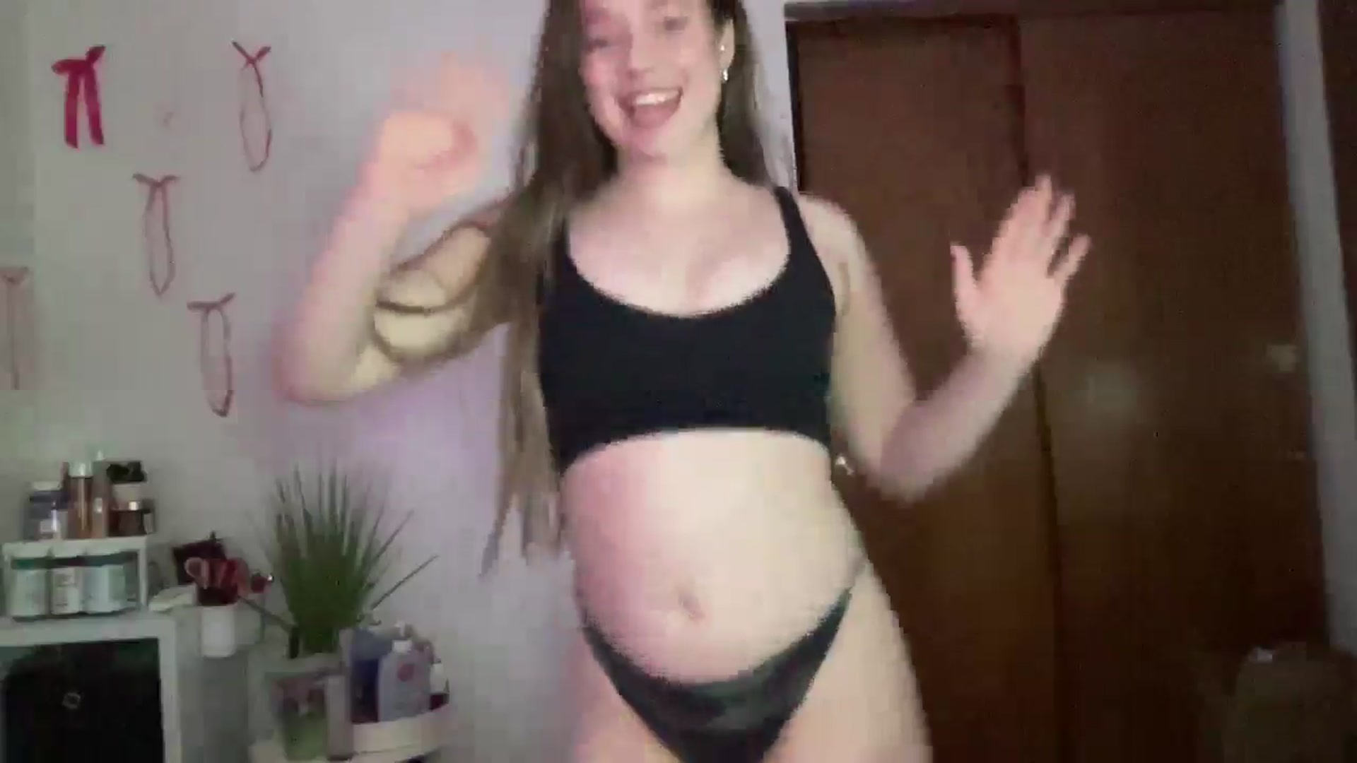 Gallery image thumbnail from Madisonfoxx69's myfreecams stream on, 09/09/2025, 02:25 image 4 of 20