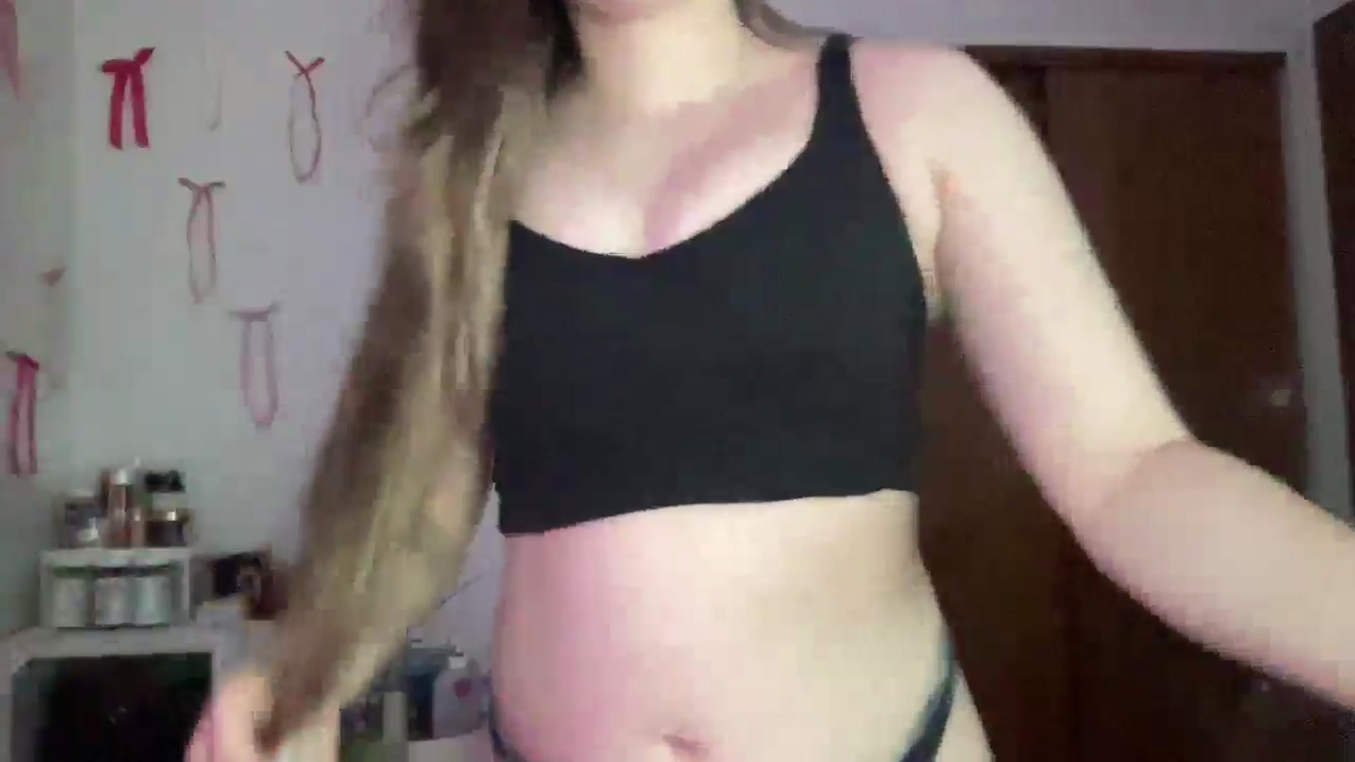 Gallery image thumbnail from Madisonfoxx69's myfreecams stream on, 09/09/2025, 02:25 image 6 of 20