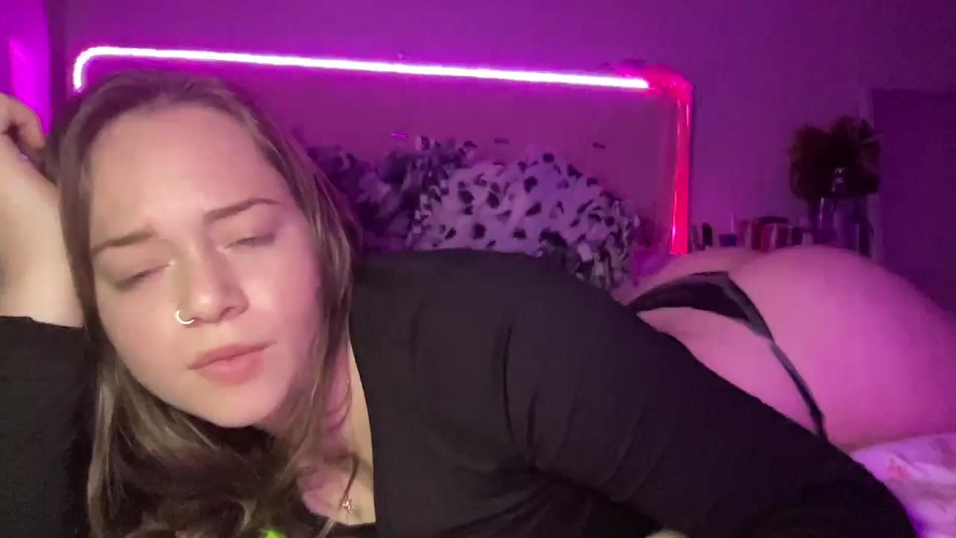 Gallery image thumbnail from Madisonfoxx69's myfreecams stream on, 09/09/2025, 07:06 image 20 of 20