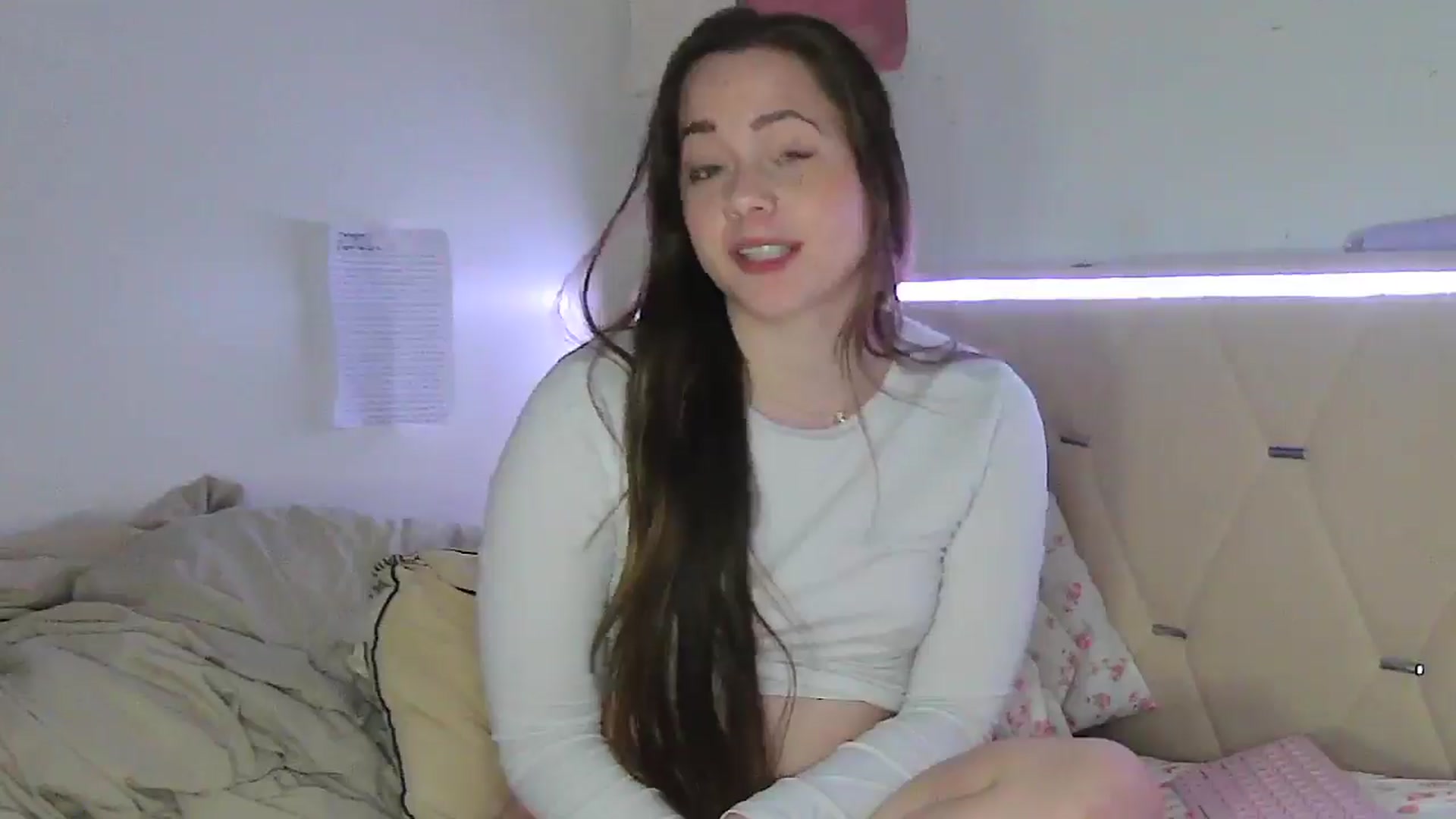 Gallery image thumbnail from Madisonfoxx69's myfreecams stream on, 10/12/2025, 24:26 image 16 of 20