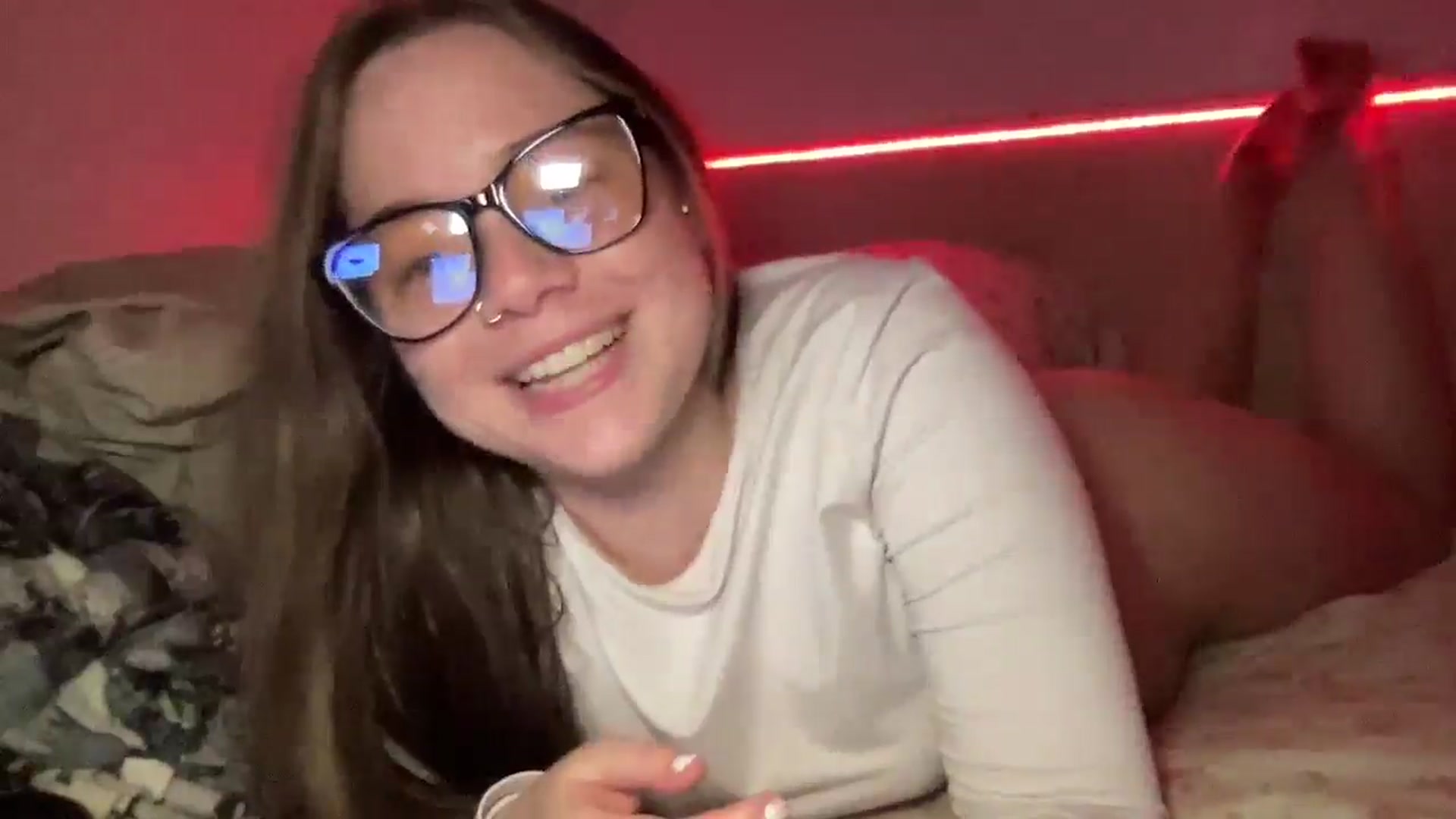 Gallery image thumbnail from Madisonfoxx69's myfreecams stream on, 11/06/2025, 06:04 image 3 of 20