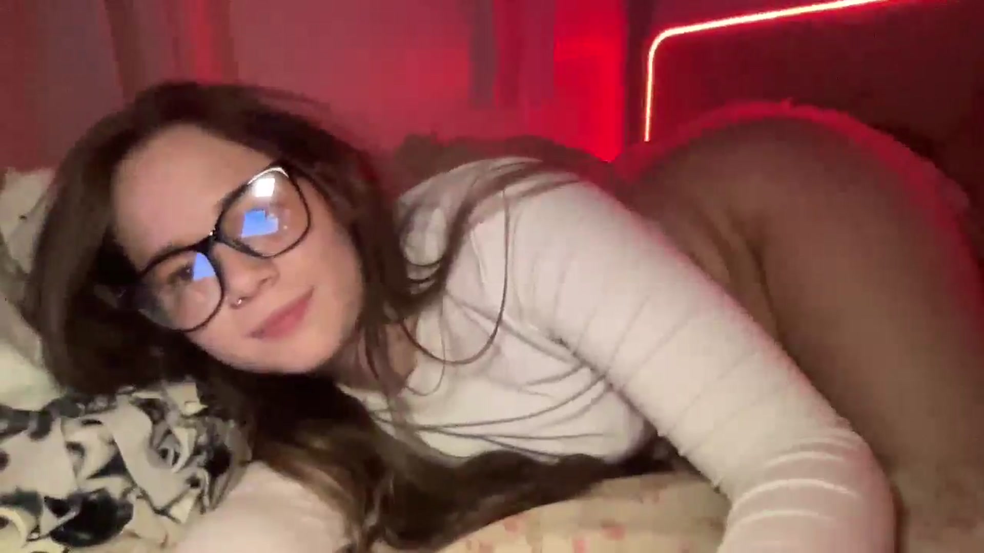 Gallery image thumbnail from Madisonfoxx69's myfreecams stream on, 11/06/2025, 06:04 image 10 of 20