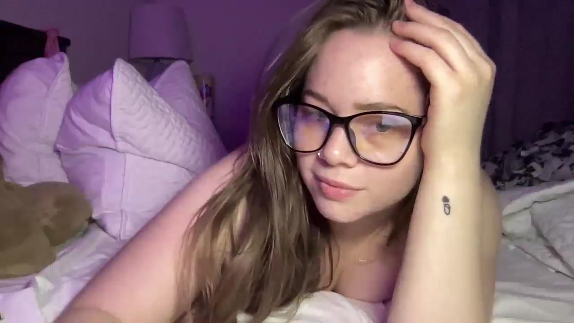 Gallery image thumbnail from Madisonfoxx69's myfreecams stream on, 11/09/2025, 05:02 image 4 of 20
