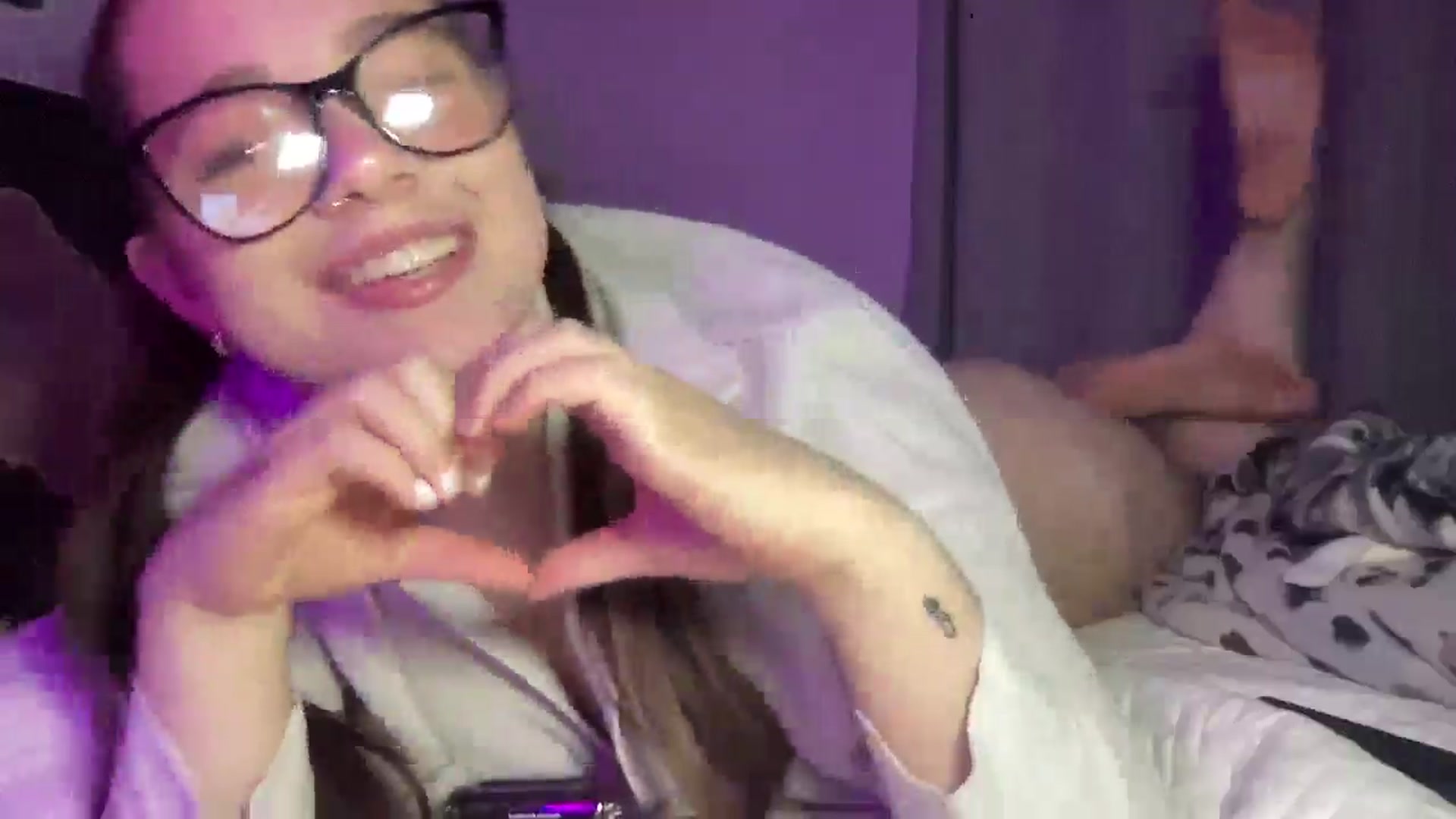 Gallery image thumbnail from Madisonfoxx69's myfreecams stream on, 11/10/2025, 03:58 image 3 of 20