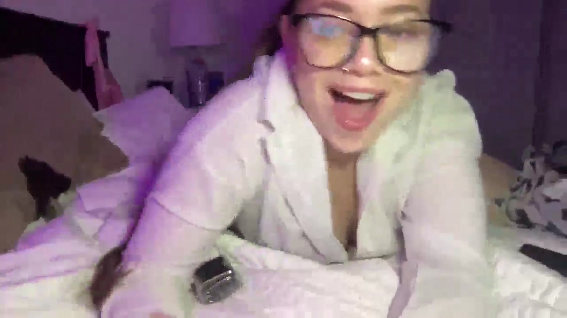 Gallery image thumbnail from Madisonfoxx69's myfreecams stream on, 11/10/2025, 03:58 image 9 of 20