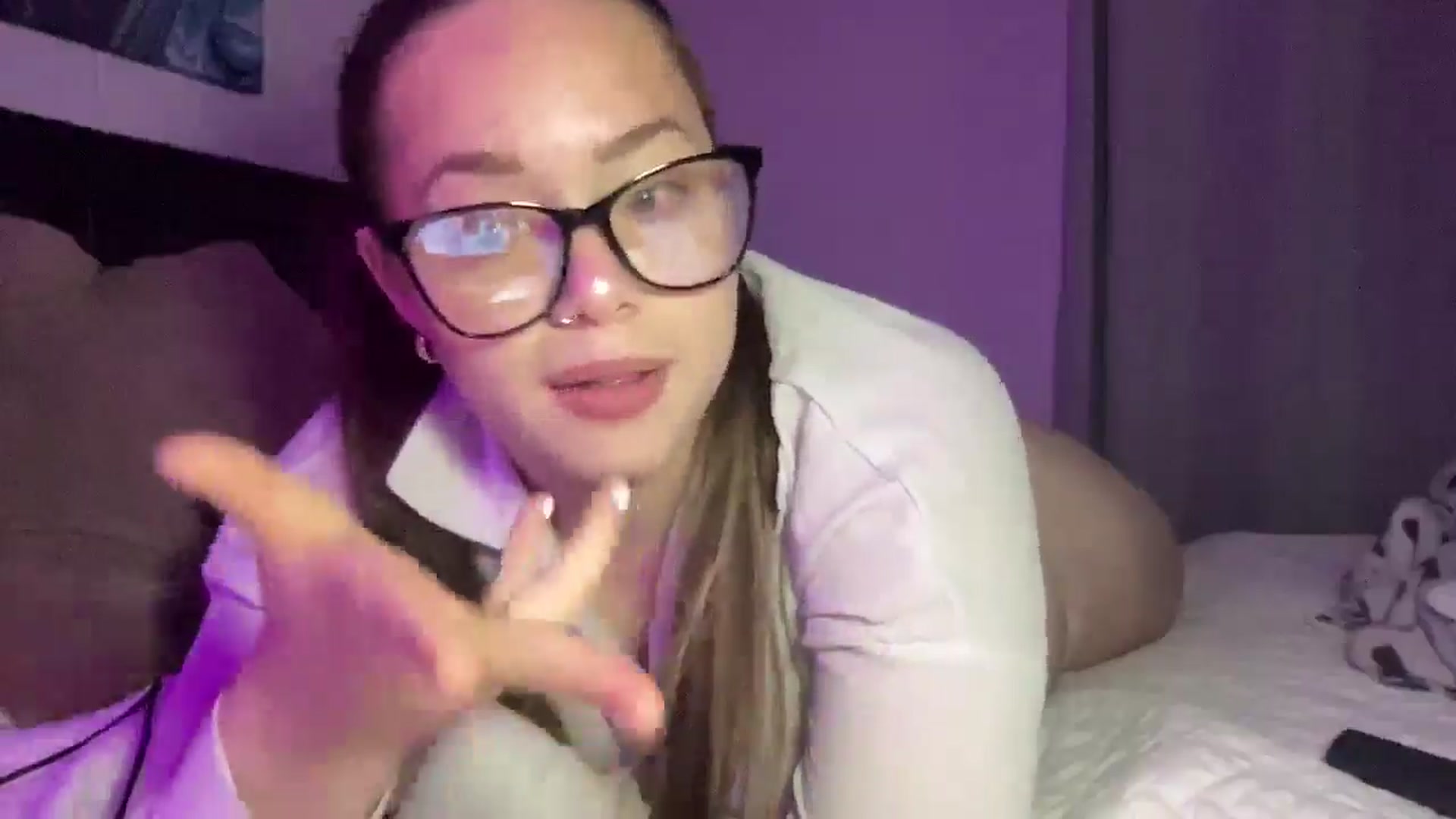 Gallery image thumbnail from Madisonfoxx69's myfreecams stream on, 11/10/2025, 03:58 image 16 of 20