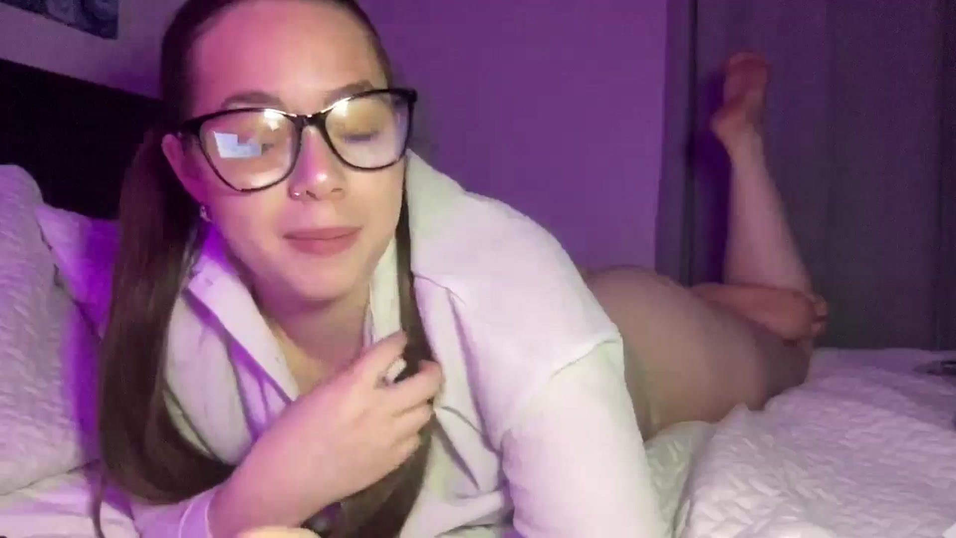 Gallery image thumbnail from Madisonfoxx69's myfreecams stream on, 11/10/2025, 04:32 image 19 of 20