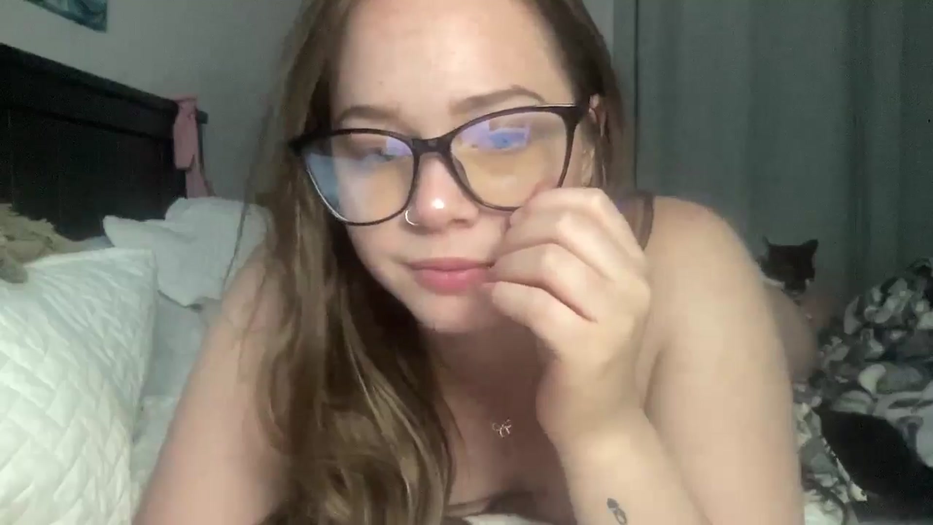 Gallery image thumbnail from Madisonfoxx69's myfreecams stream on, 11/11/2025, 05:09 image 5 of 20