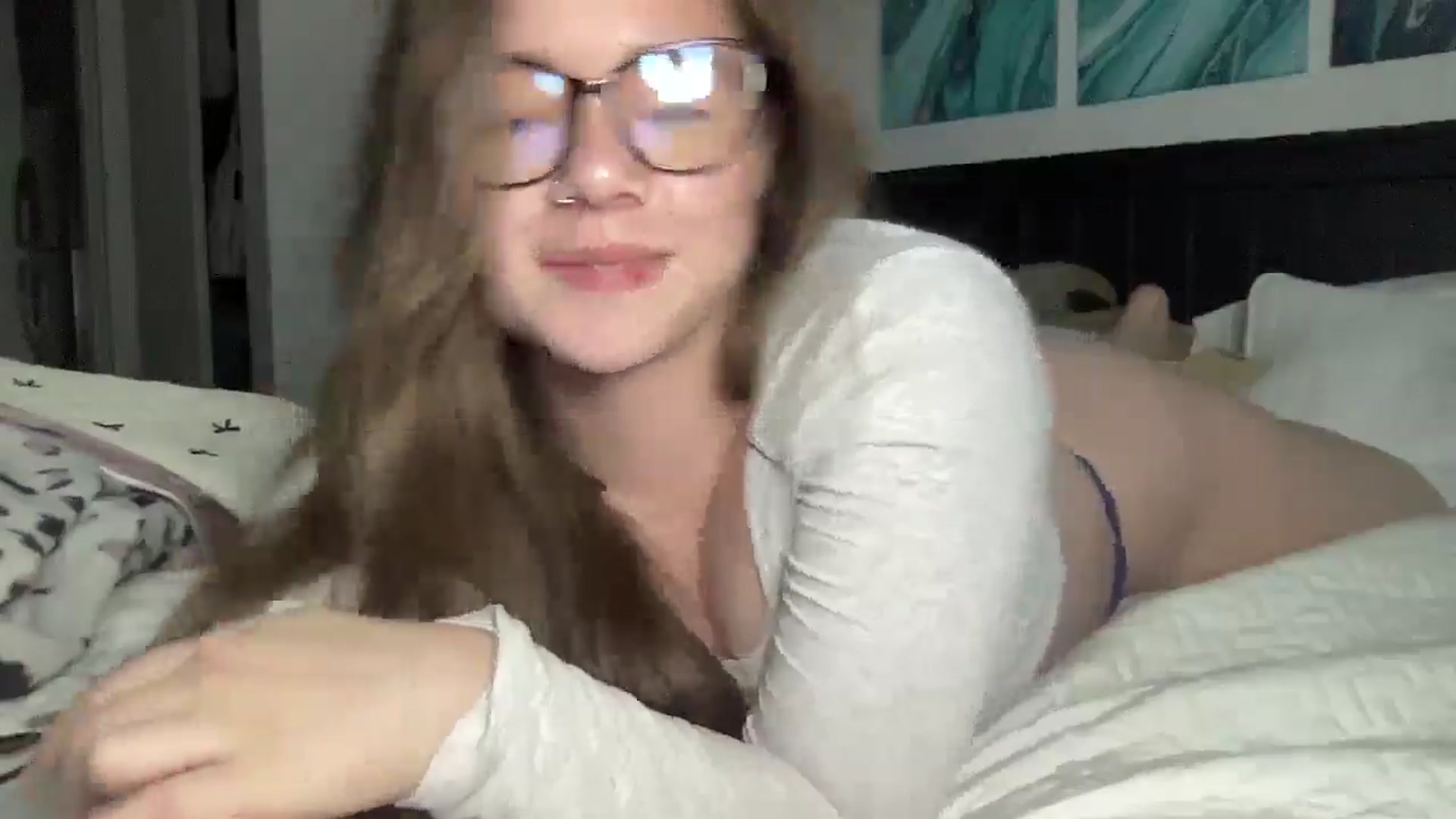 Gallery image thumbnail from Madisonfoxx69's myfreecams stream on, 11/18/2025, 04:09 image 2 of 20