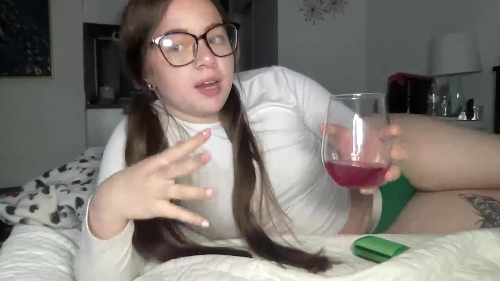 Gallery image thumbnail from Madisonfoxx69's myfreecams stream on, 11/19/2025, 03:22 image 6 of 20