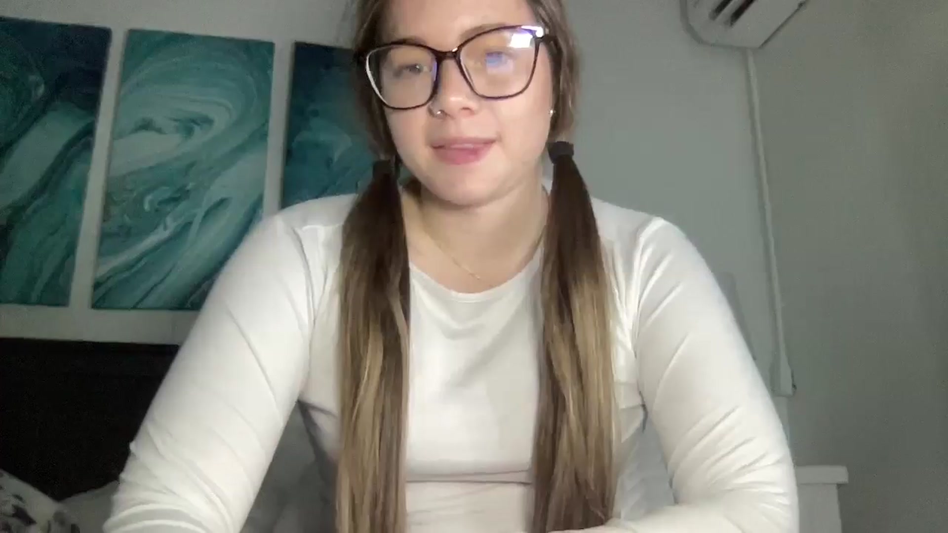 Gallery image thumbnail from Madisonfoxx69's myfreecams stream on, 11/19/2025, 05:44 image 7 of 20