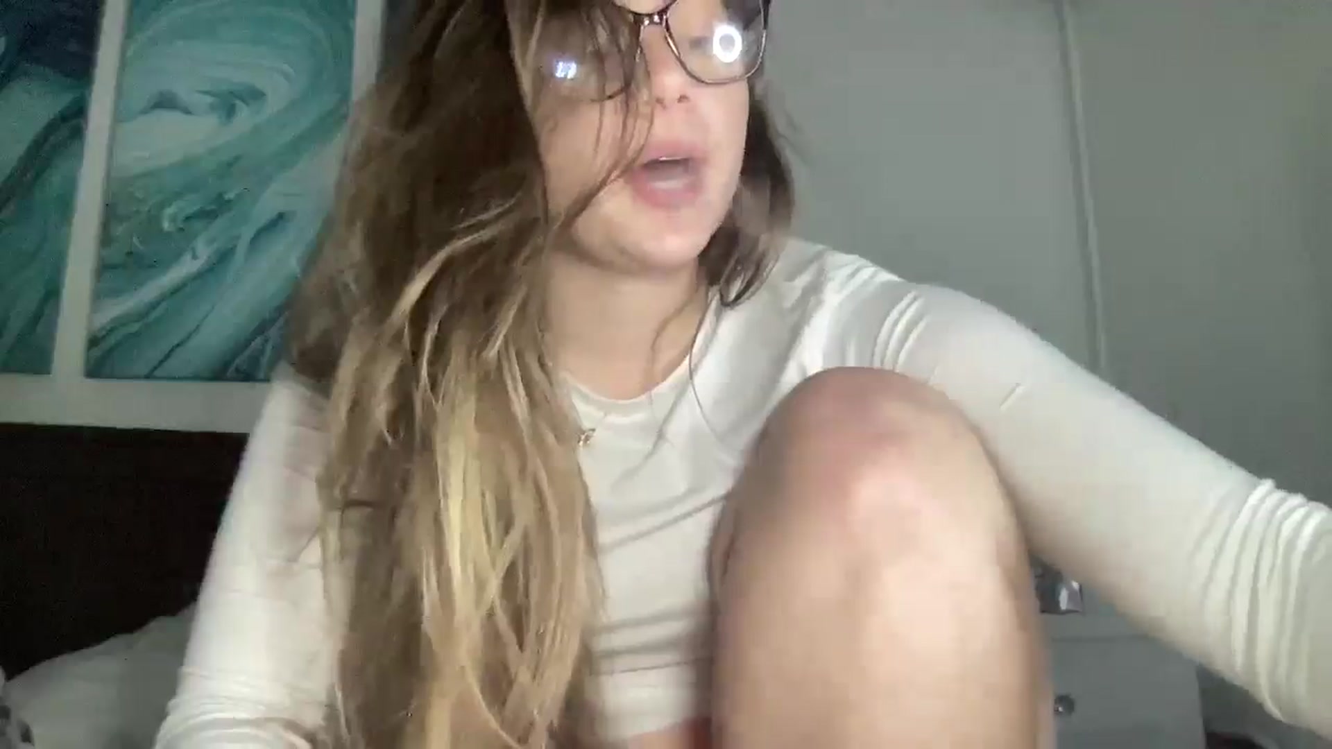 Gallery image thumbnail from Madisonfoxx69's myfreecams stream on, 11/19/2025, 05:44 image 17 of 20
