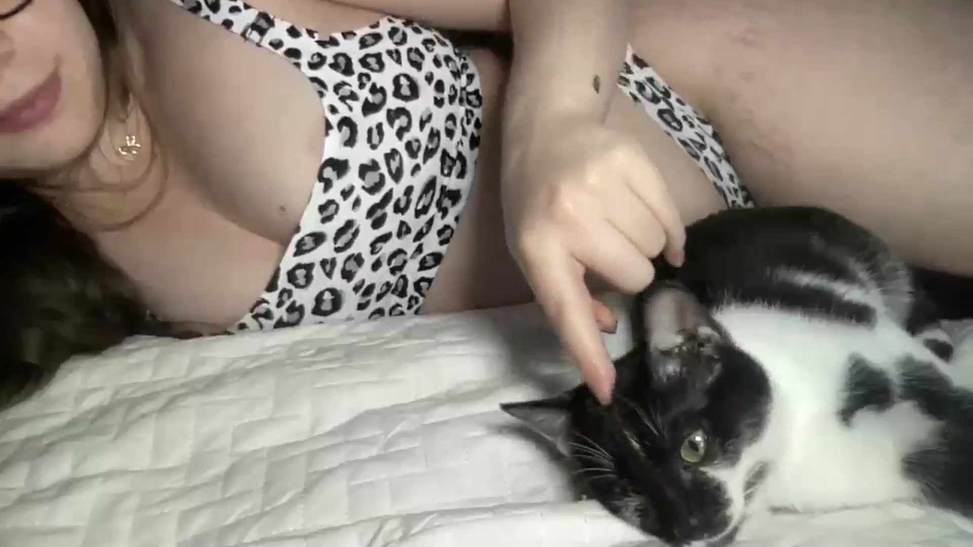 Gallery image thumbnail from Madisonfoxx69's myfreecams stream on, 11/22/2025, 02:40 image 7 of 20