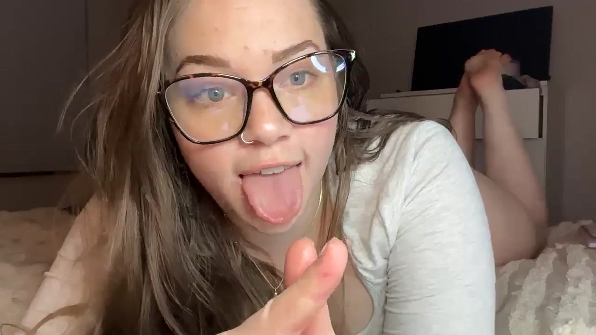 Gallery image thumbnail from Madisonfoxx69's myfreecams stream on, 12/21/2025, 23:55 image 3 of 20