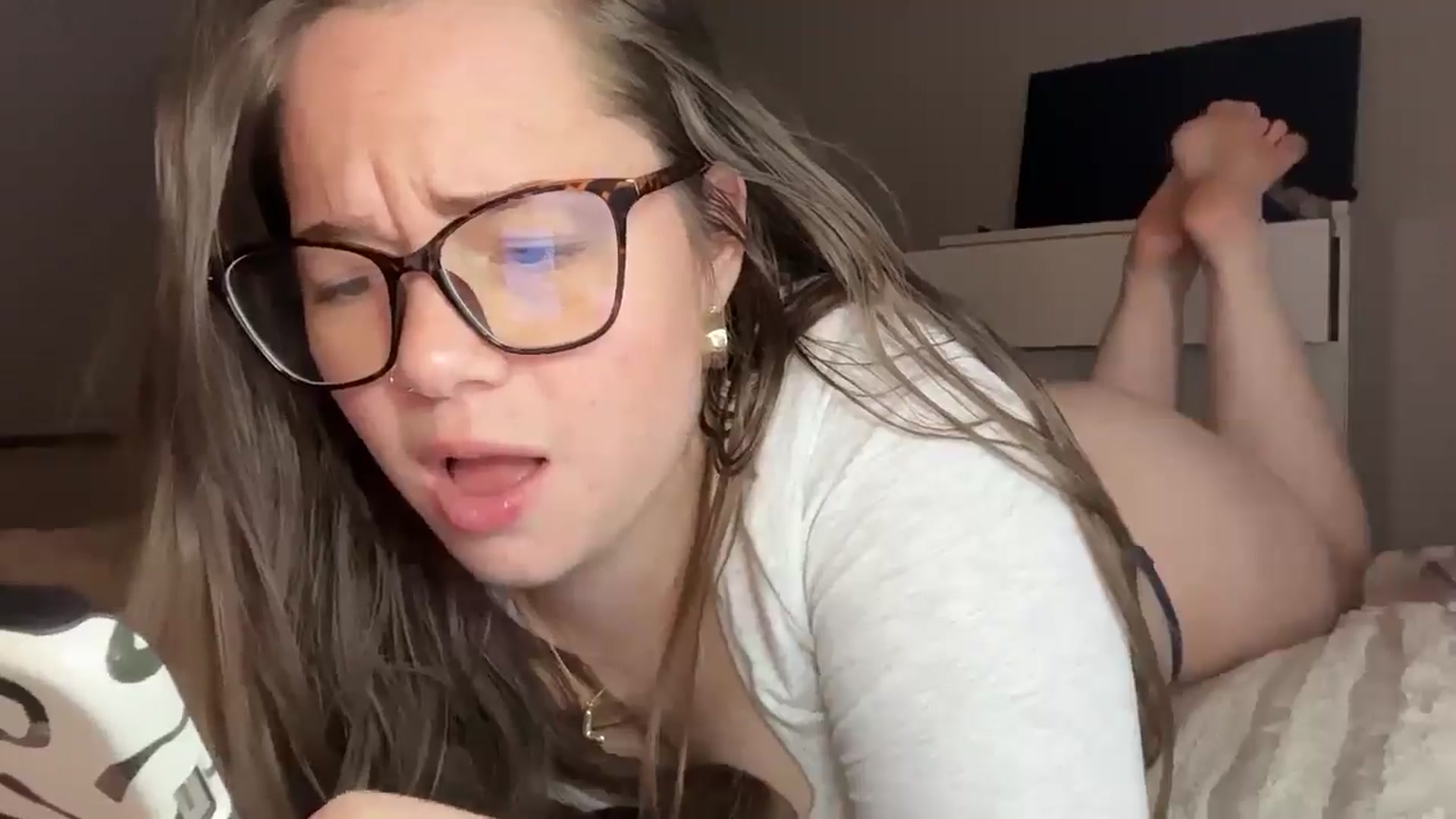 Gallery image thumbnail from Madisonfoxx69's myfreecams stream on, 12/21/2025, 23:55 image 6 of 20