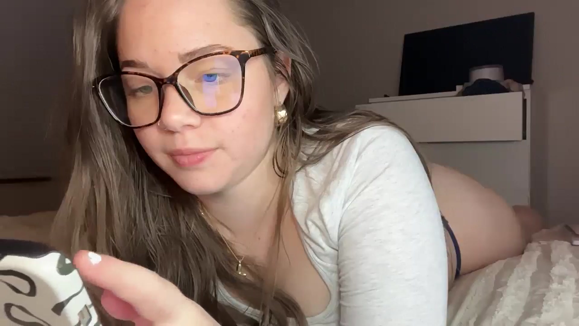 Gallery image thumbnail from Madisonfoxx69's myfreecams stream on, 12/21/2025, 23:55 image 5 of 20