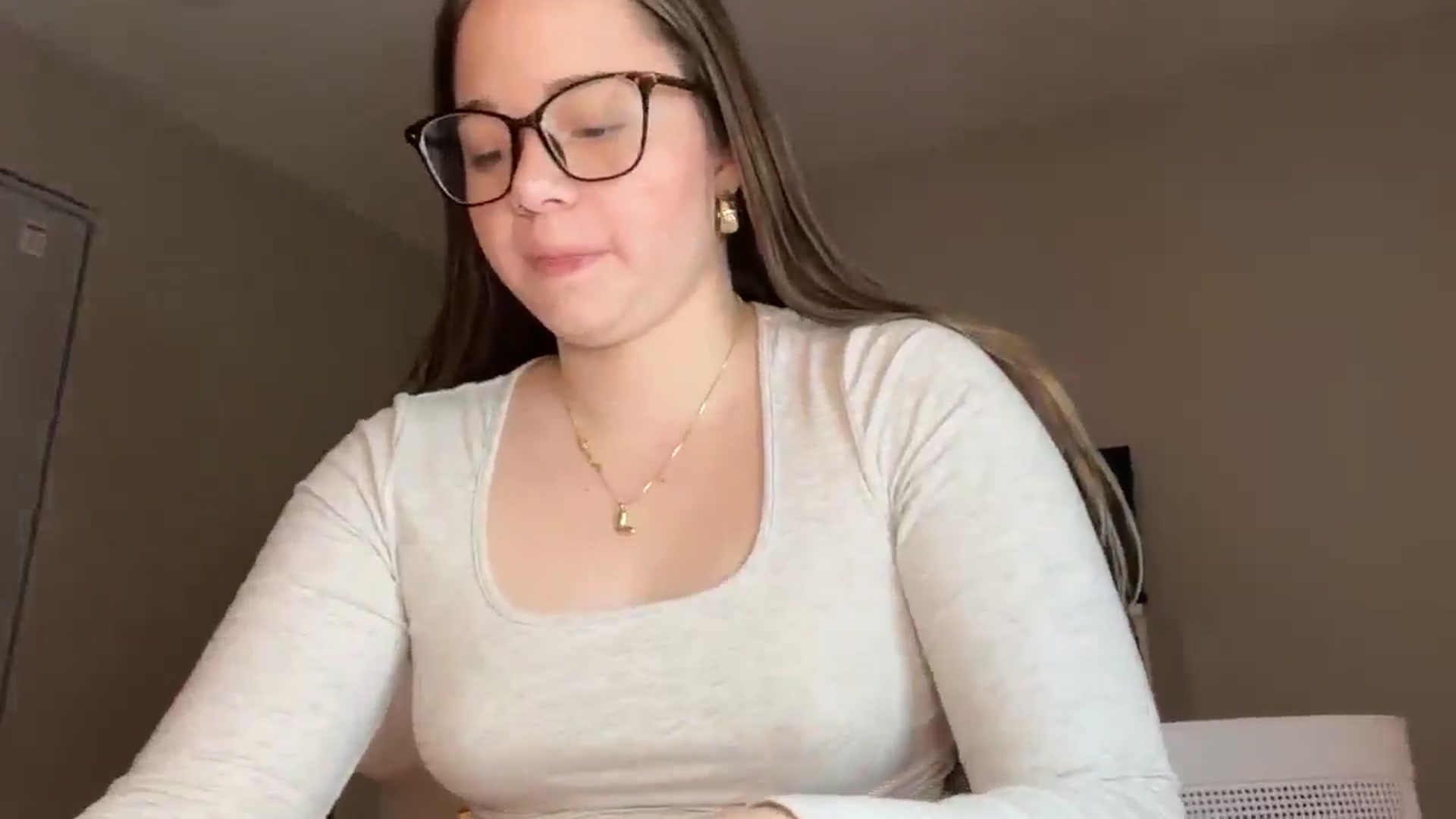 Gallery image thumbnail from Madisonfoxx69's myfreecams stream on, 12/22/2025, 01:52 image 9 of 20