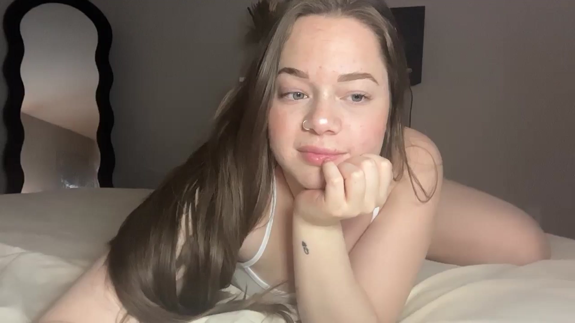 Gallery image thumbnail from Madisonfoxx69's myfreecams stream on, 12/30/2025, 02:46 image 17 of 20