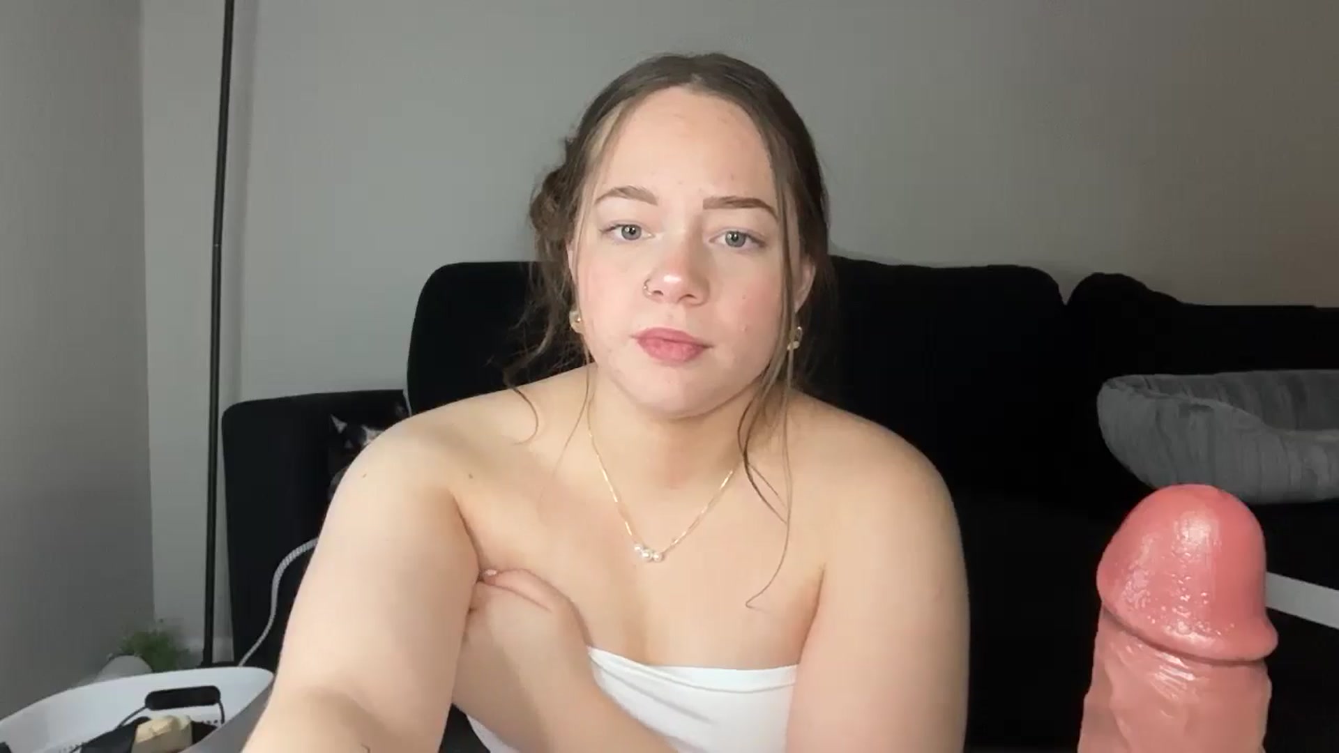 Gallery image thumbnail from Madisonfoxx69's myfreecams stream on, 01/03/2026, 02:57 image 17 of 20