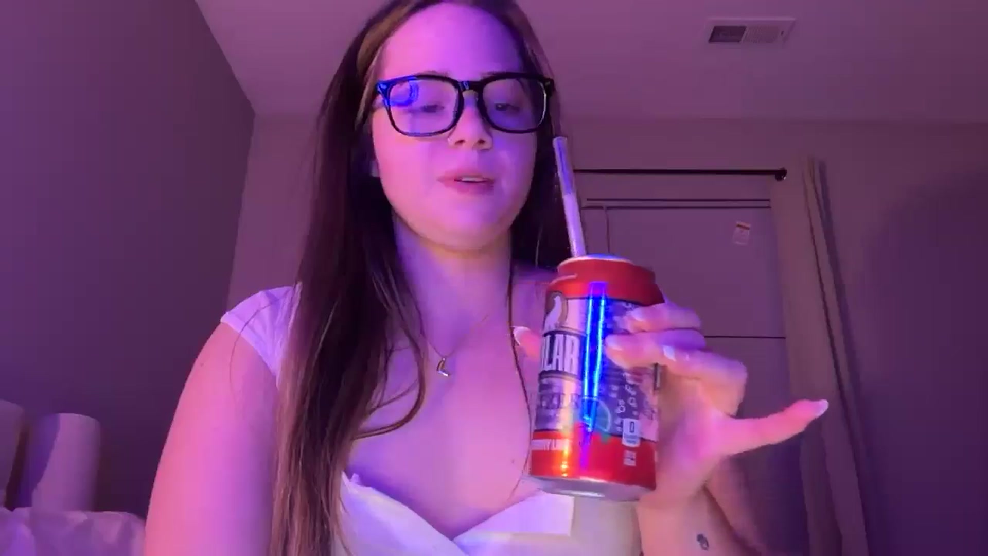 Gallery image thumbnail from Madisonfoxx69's myfreecams stream on, 01/24/2026, 05:20 image 18 of 20