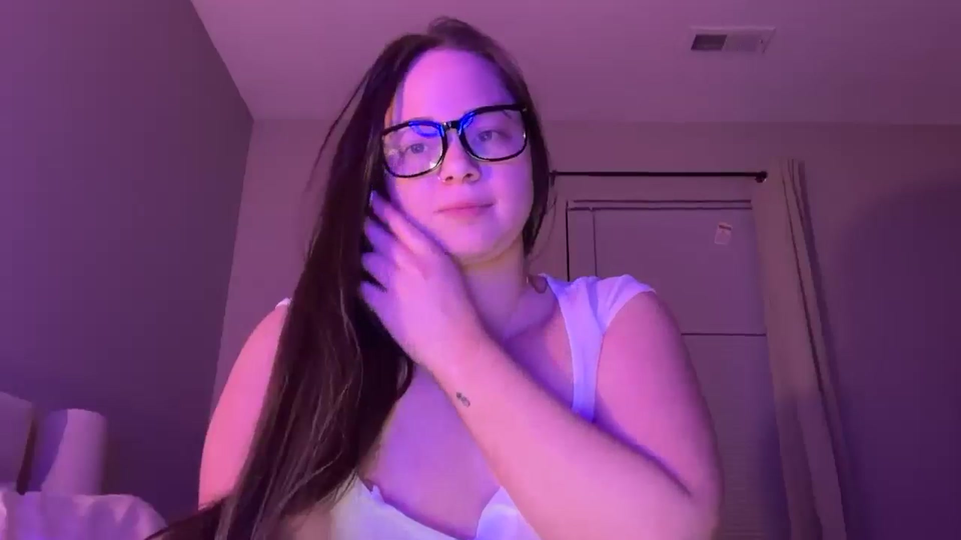 Gallery image thumbnail from Madisonfoxx69's myfreecams stream on, 01/24/2026, 05:20 image 20 of 20