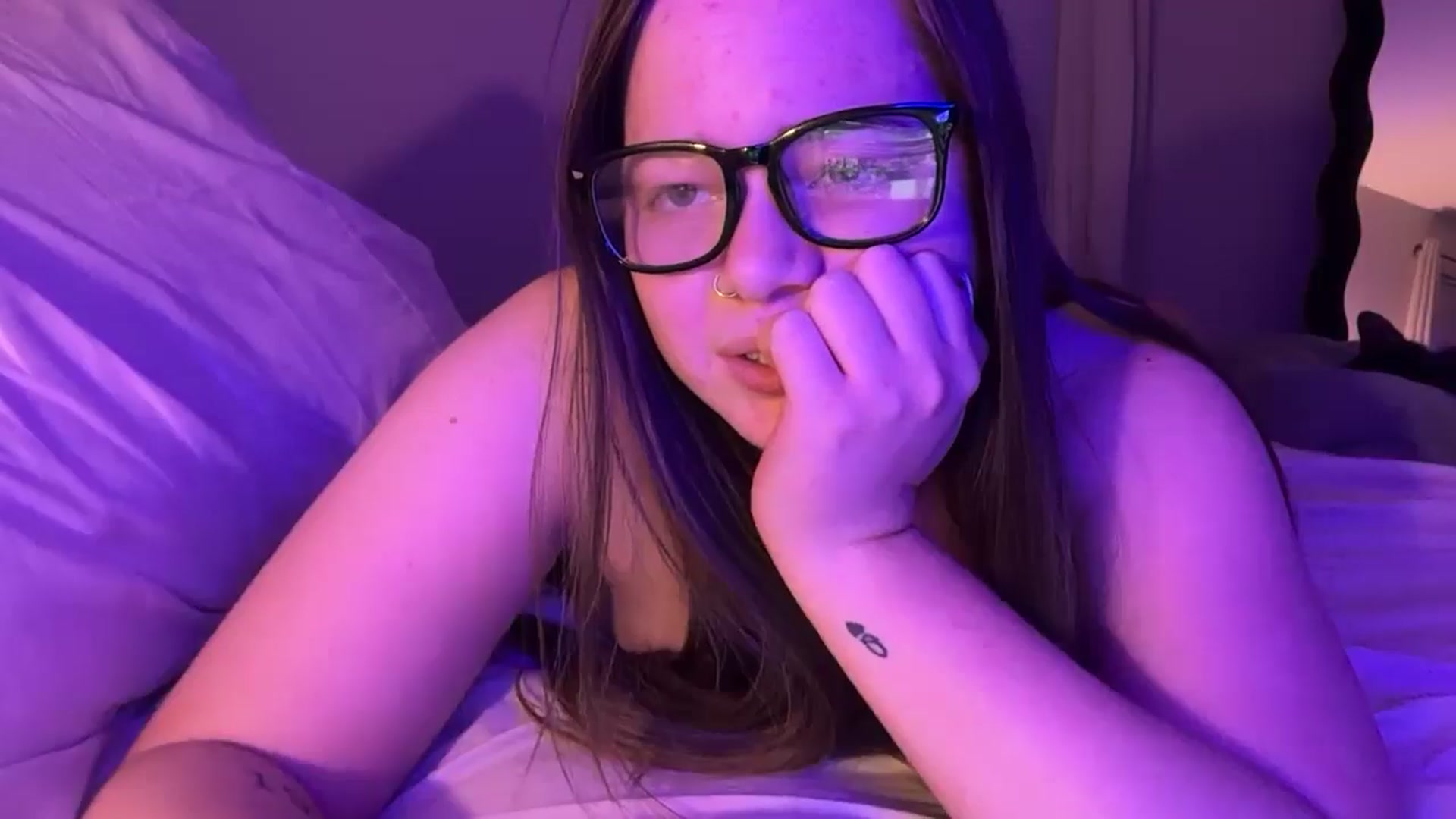 Gallery image thumbnail from Madisonfoxx69's myfreecams stream on, 01/24/2026, 06:54 image 15 of 20