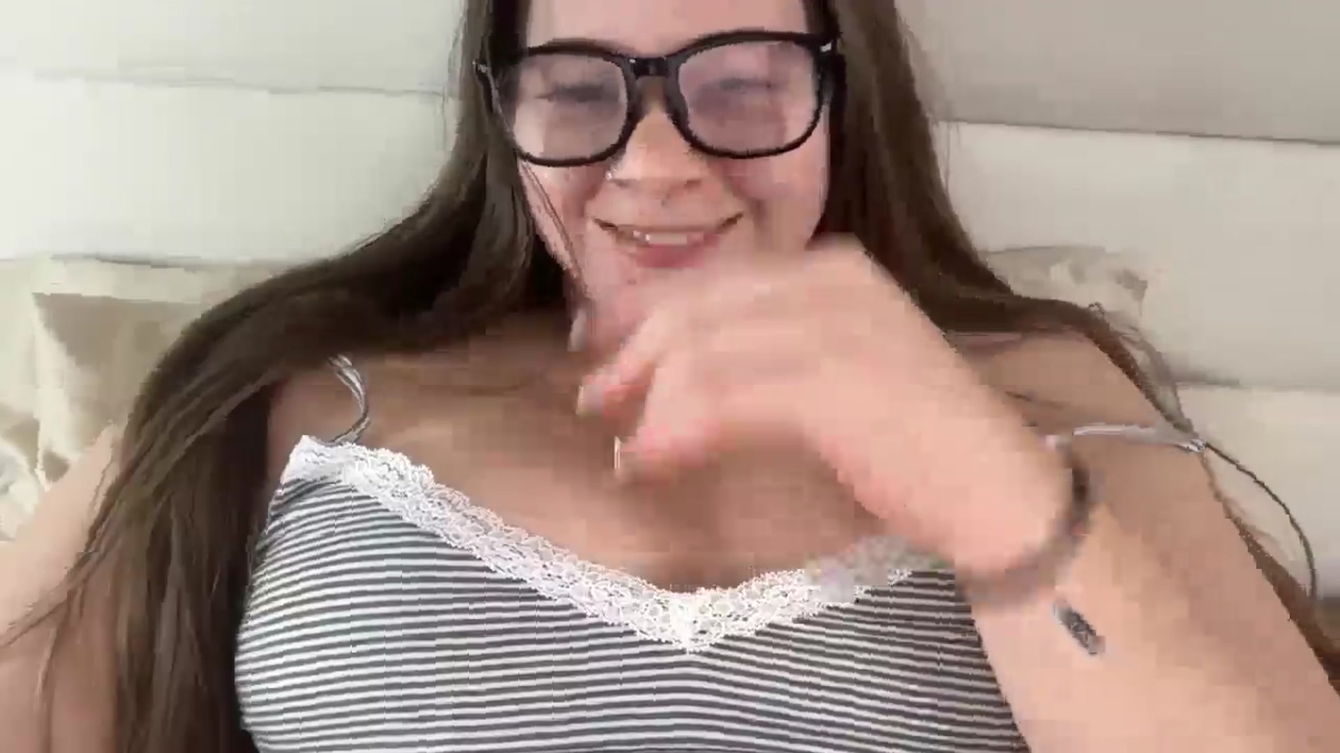 Gallery image thumbnail from Madisonfoxx69's myfreecams stream on, 01/25/2026, 21:32 image 13 of 20